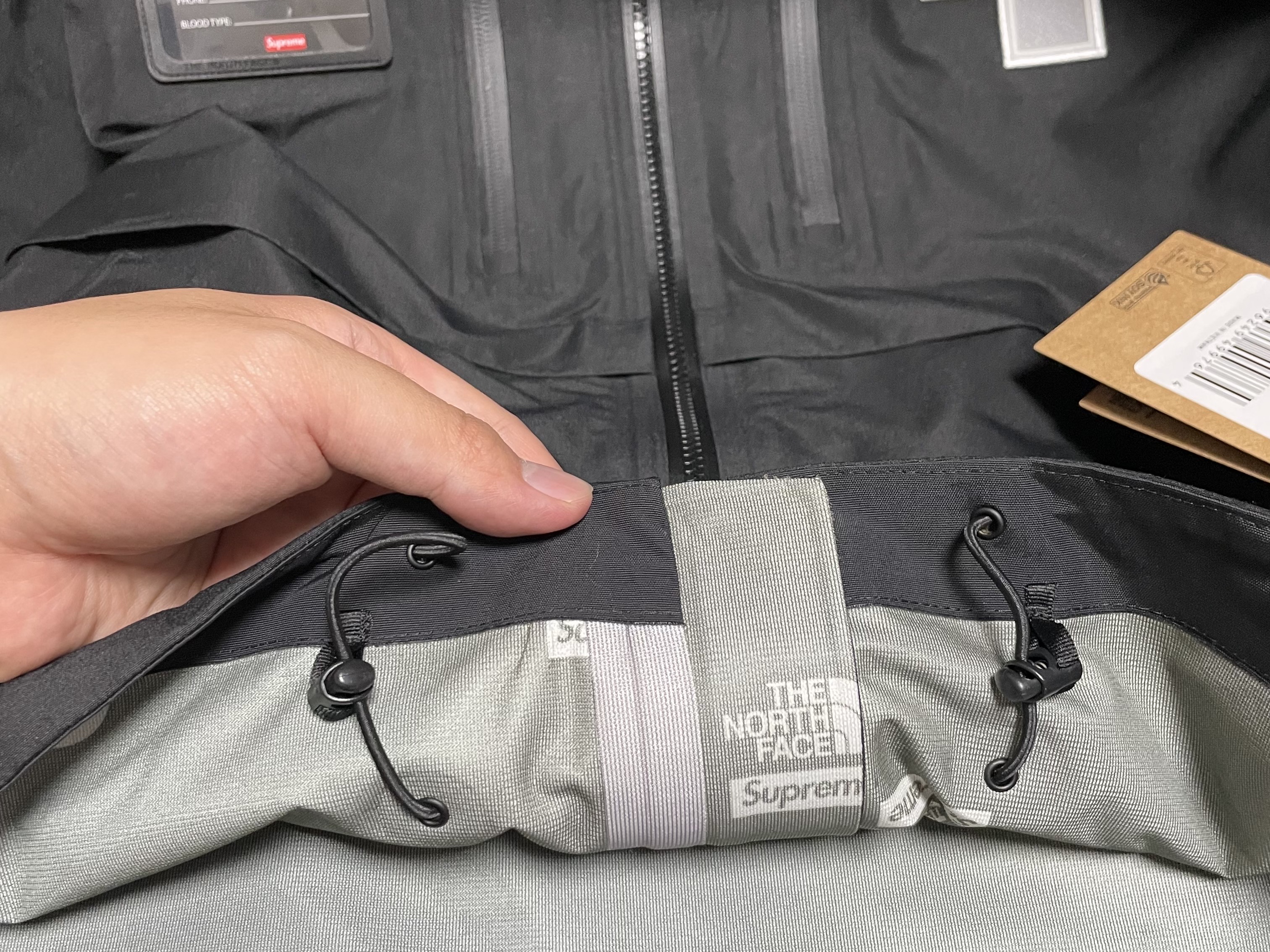 Supreme x The North Face Summit Series Rescue Mountain Pro Jacket Black - 22SS 착용 스타일 - 2