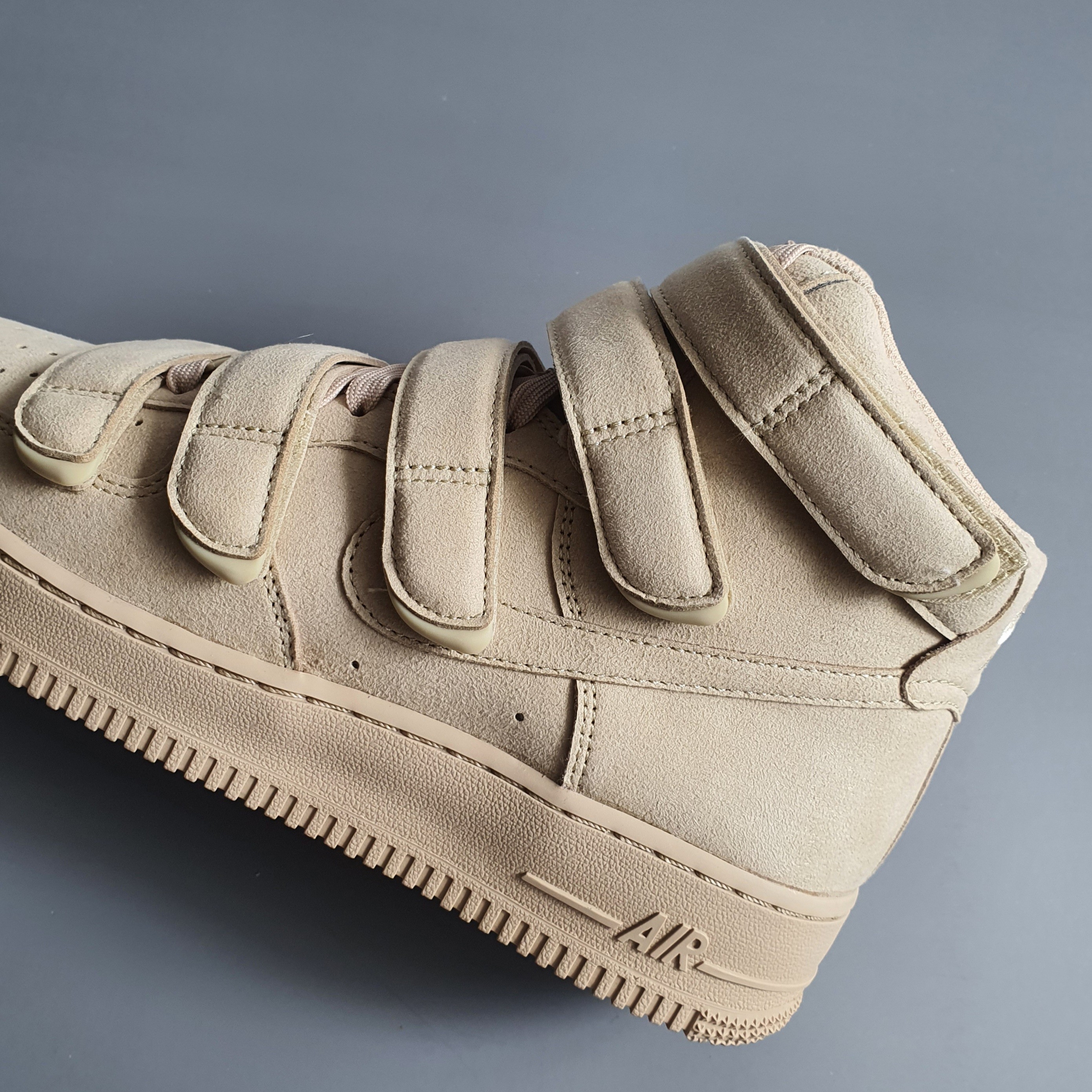 Nike x Billie Eilish Air Force 1 High '07 SP Mushroom 착용 스타일 - 2