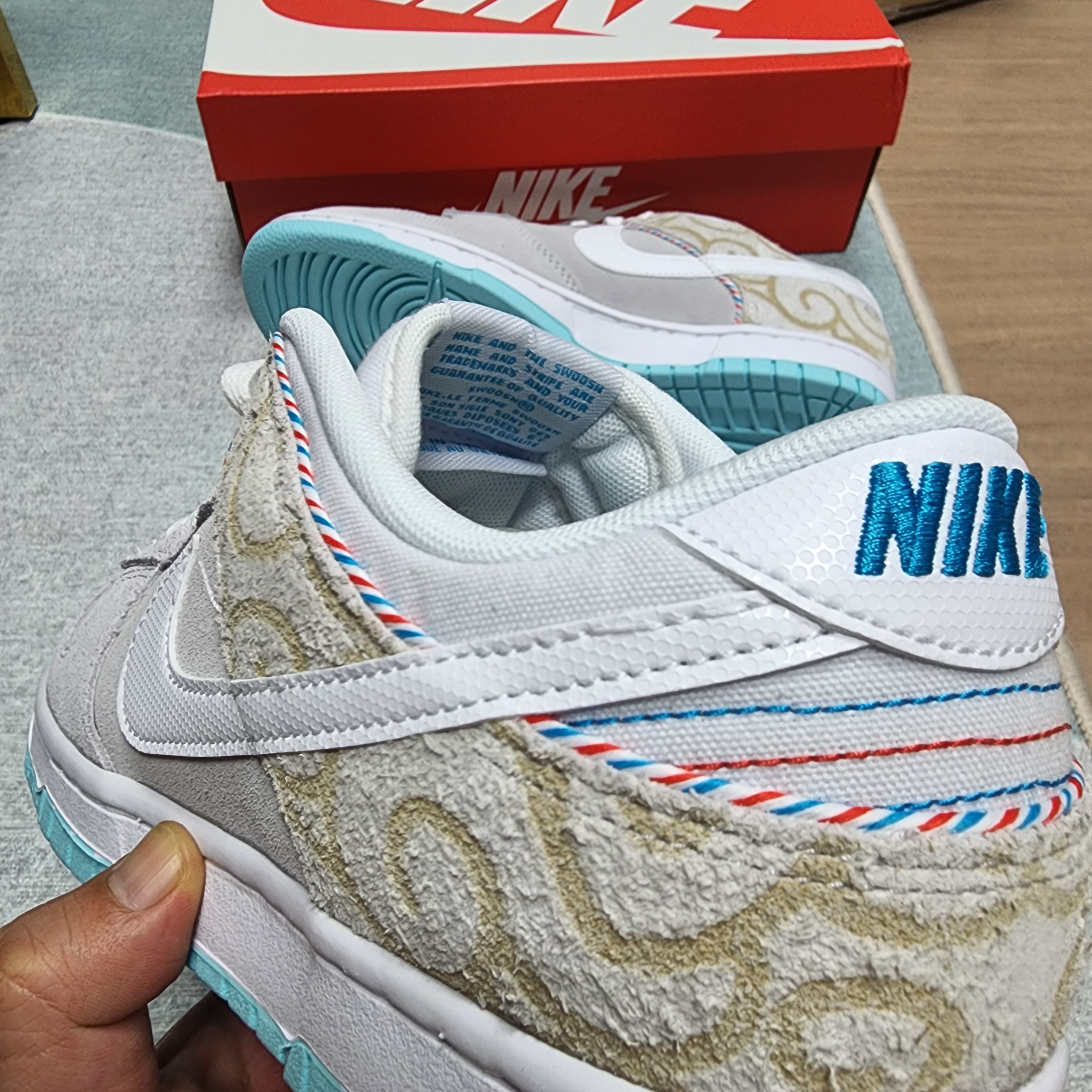 Nike Dunk Low Retro SE Barber Shop Grey 착용 스타일 - 4