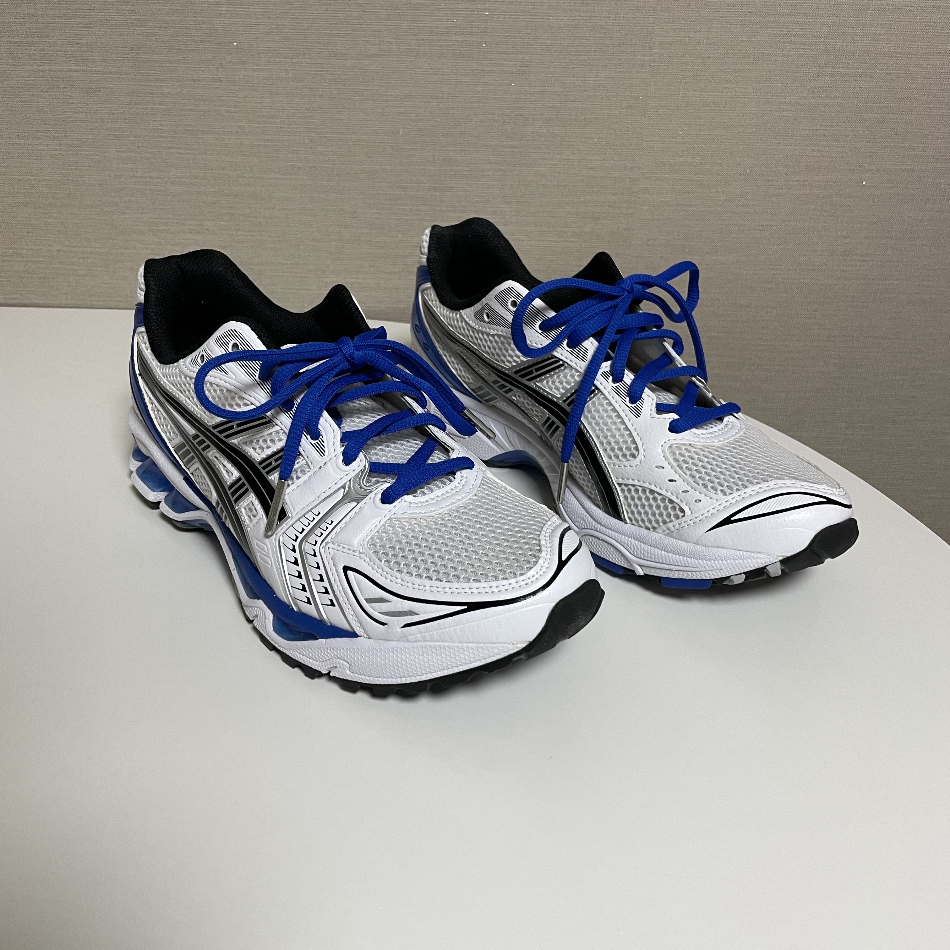 Asics Gel-Kayano 14 White Tuna Blue 착용 스타일 - 4