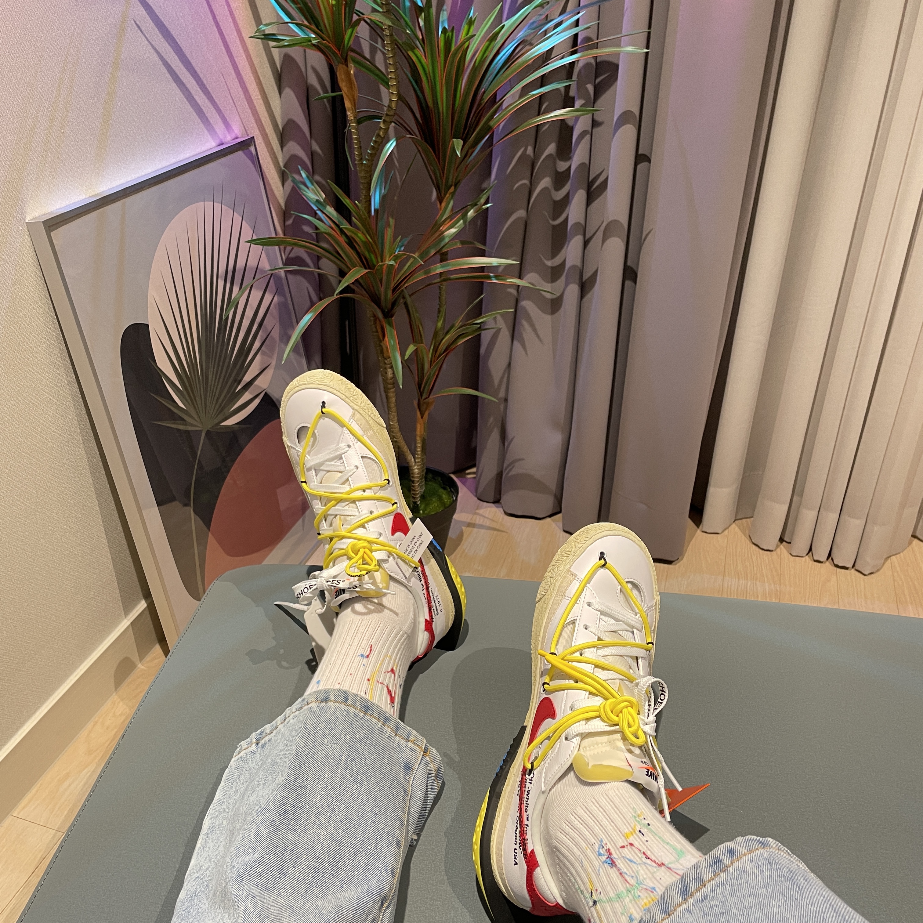 Nike x Off-White Blazer Low '77 White and University Red 착용 스타일 - 2