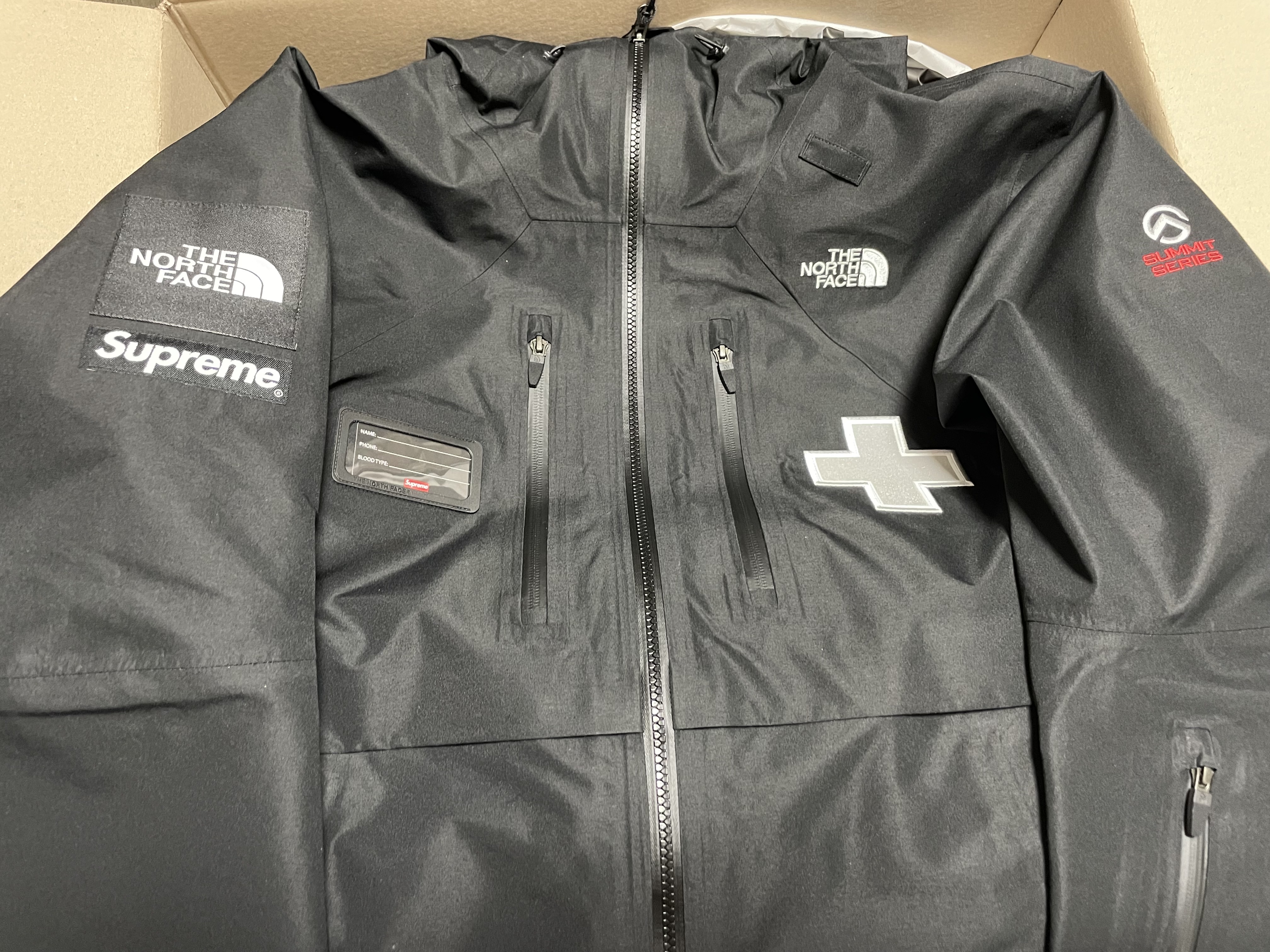 Supreme x The North Face Summit Series Rescue Mountain Pro Jacket Black - 22SS 착용 스타일 - 1