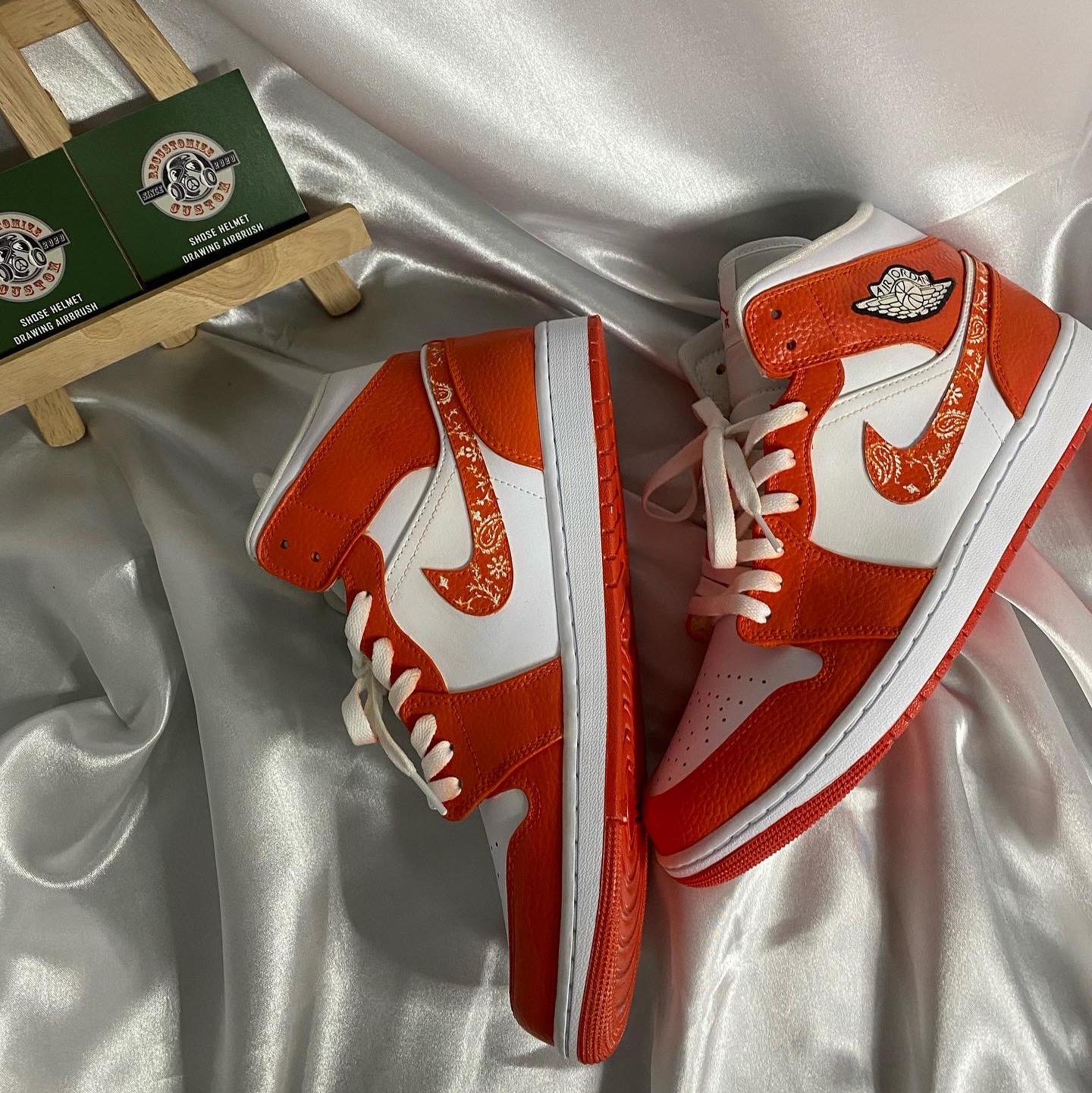 Jordan 1 Mid Triple White 착용 스타일 - 1