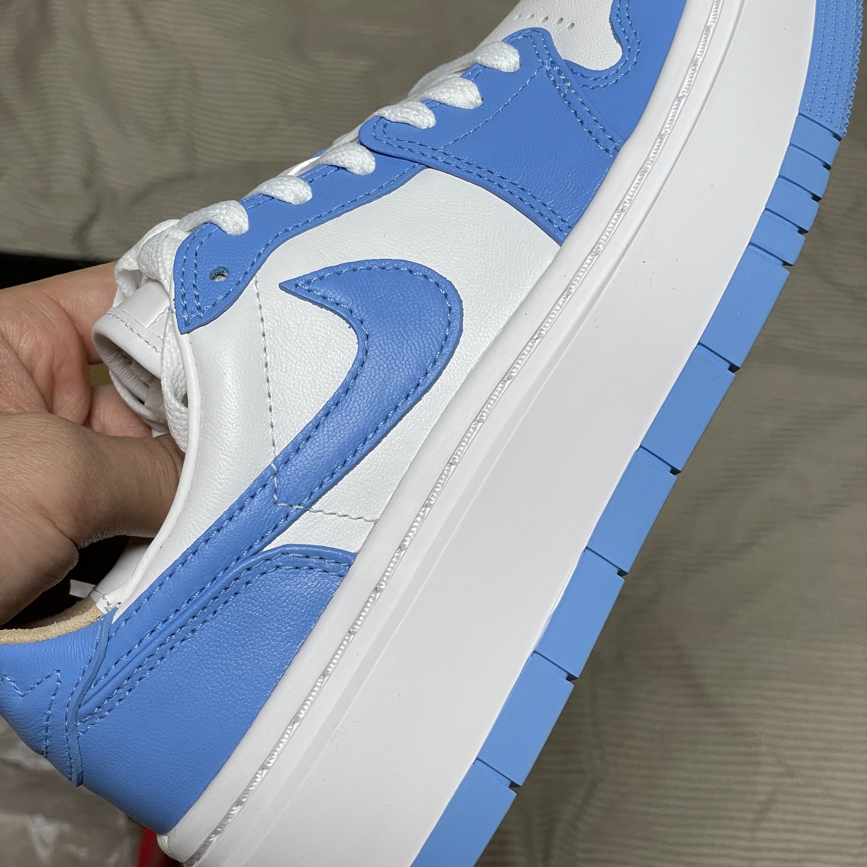 (W) Jordan 1 Elevate Low SE University Blue 착용 스타일 - 2