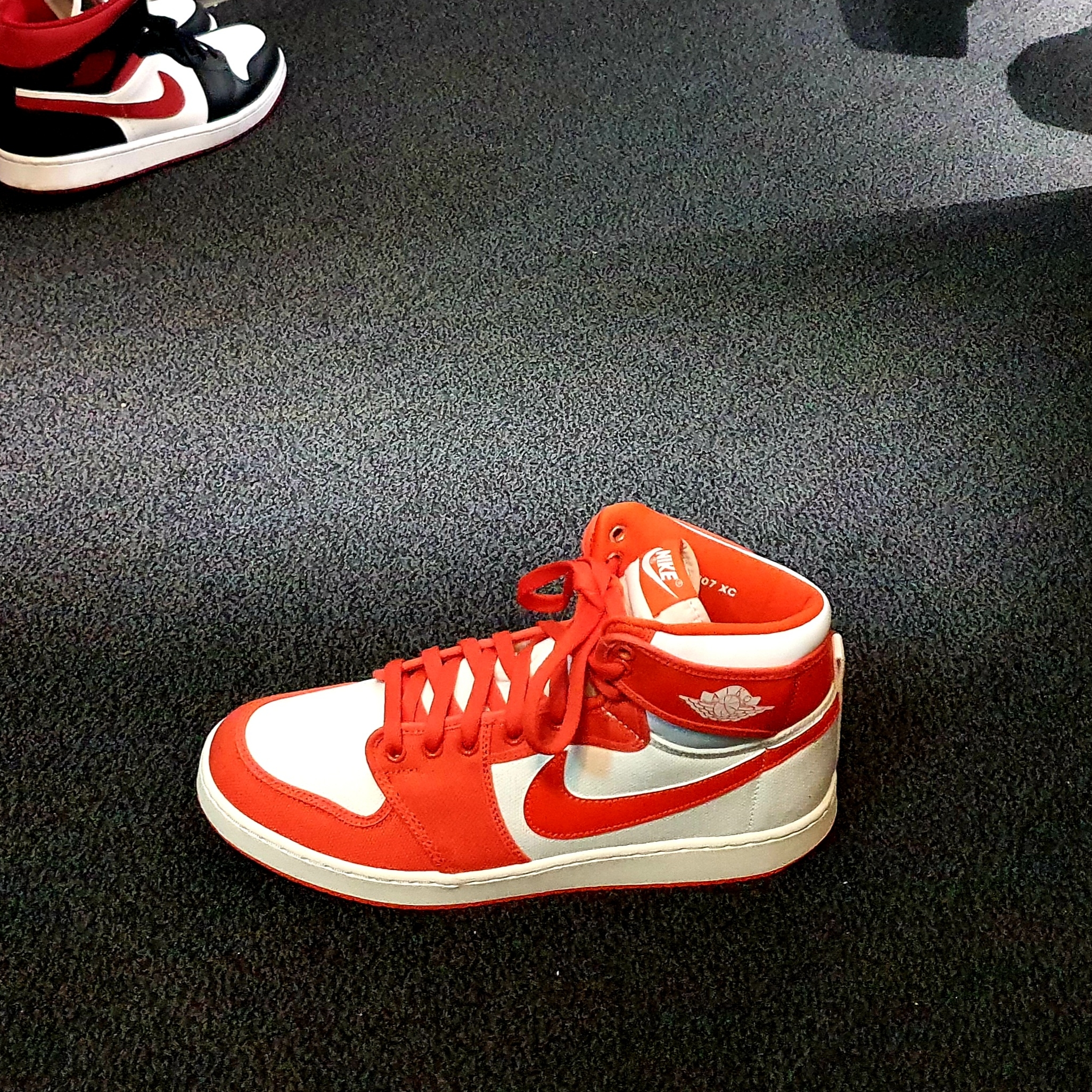 Jordan 1 KO Rush Orange 착용 스타일