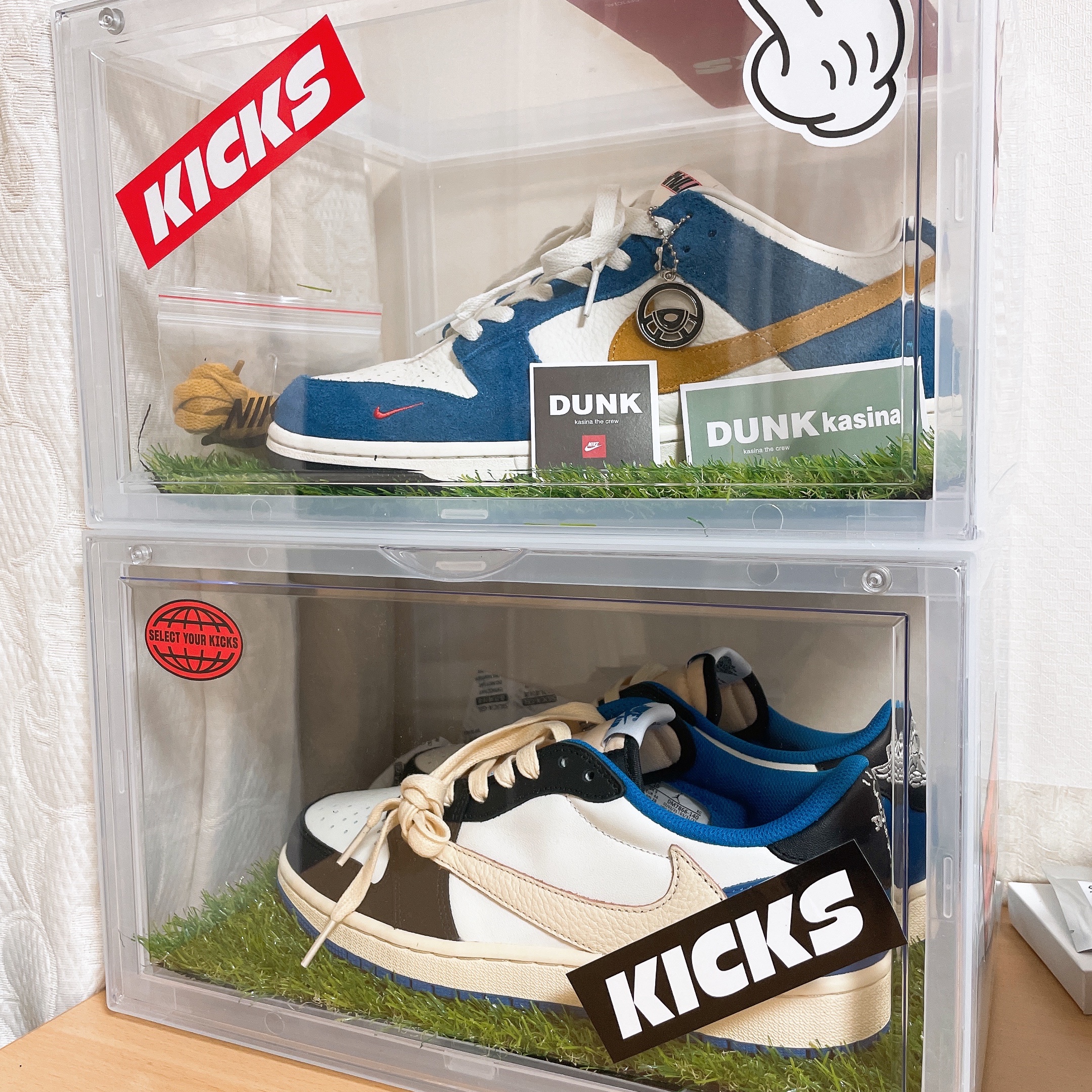 Jordan 1 x Travis Scott x Fragment Retro Low OG SP Military Blue, Nike x Kasina Dunk Low 80's Bus 착용 스타일