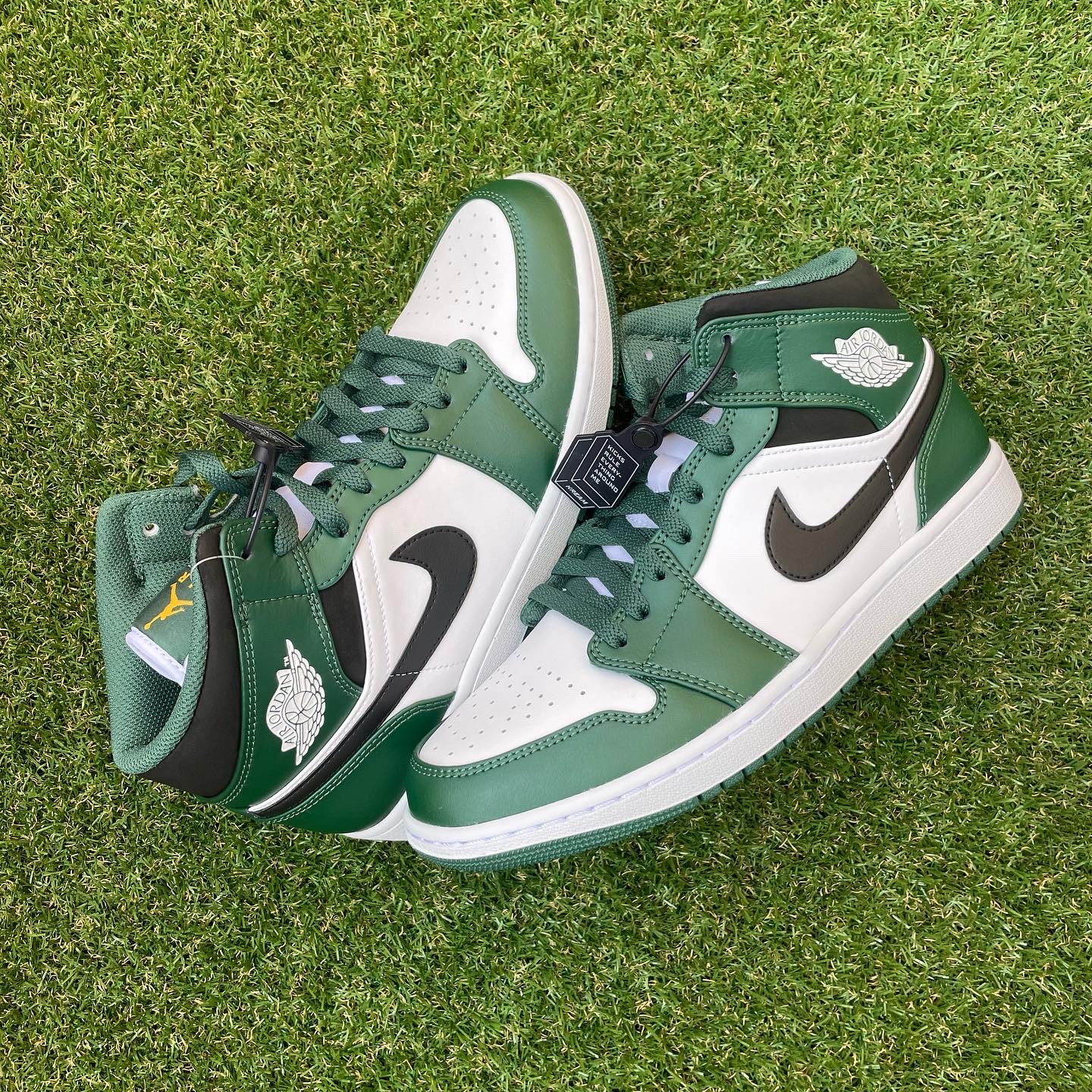 Jordan 1 Mid Sonics 2021, (GS) Jordan 1 Mid Sonics 2021 착용 스타일 - 2