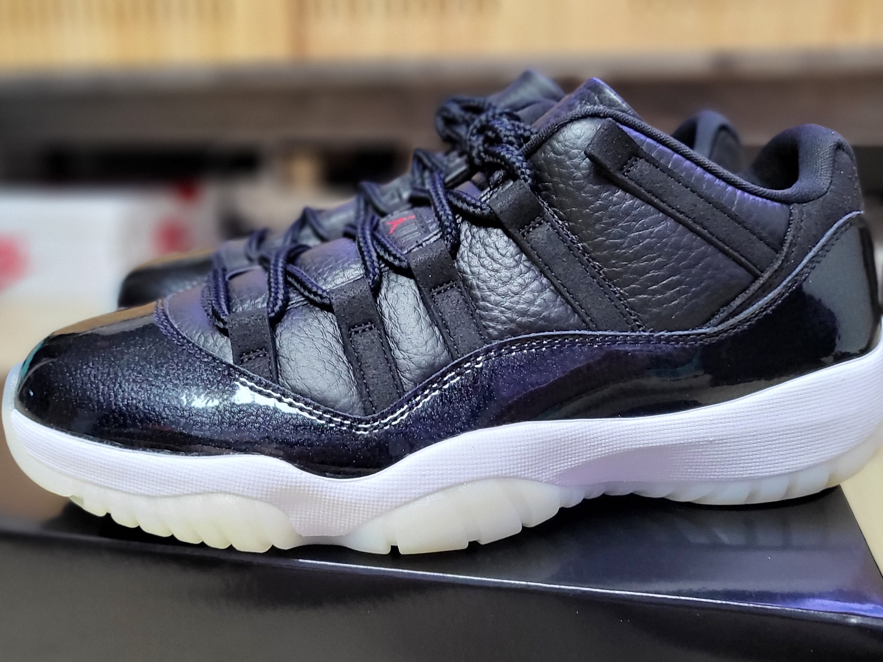 Jordan 11 Retro Low 72-10 착용 스타일 - 2
