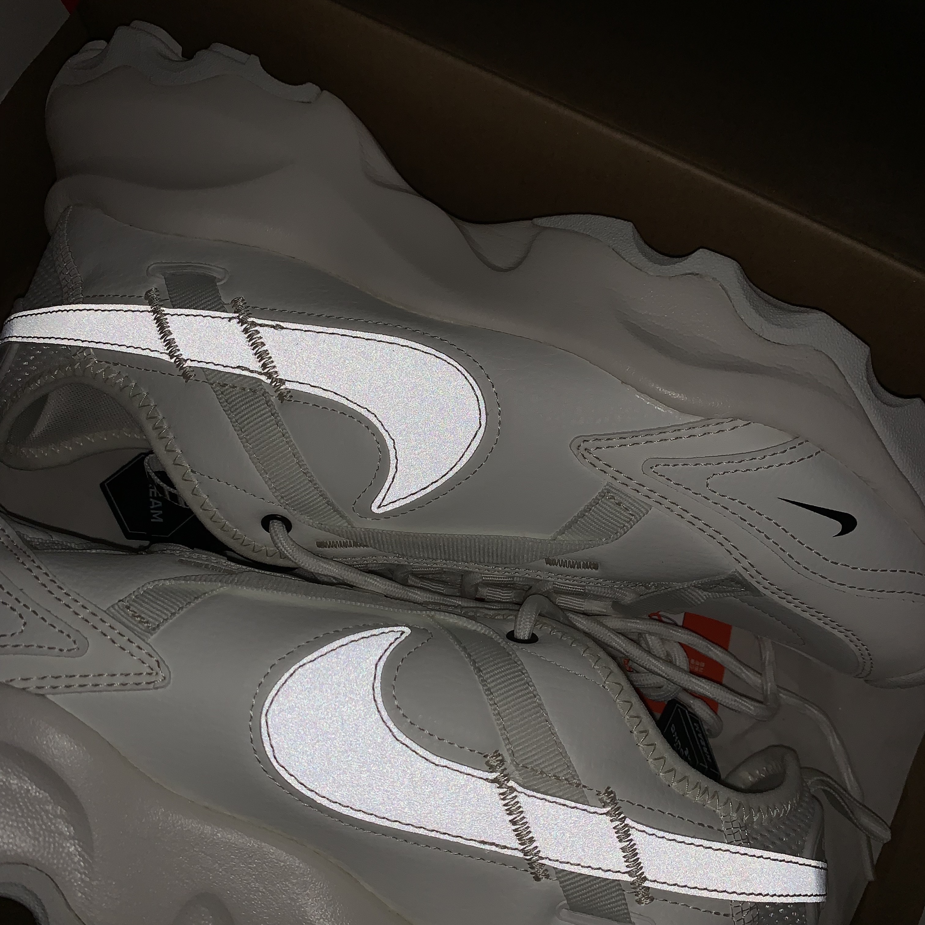 (W) Nike TC 7900 Summit White 착용 스타일