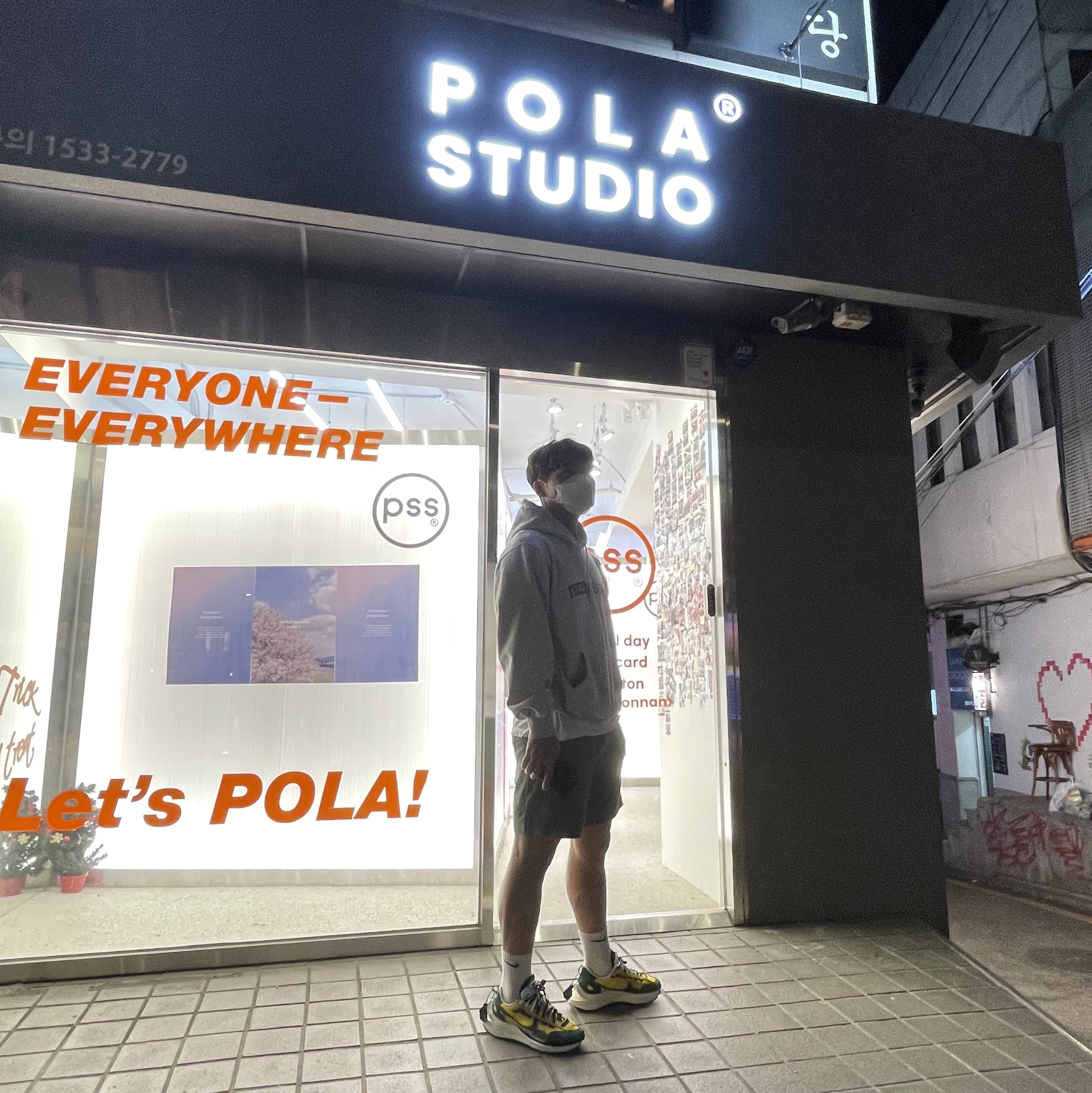 Nike x Sacai VaporWaffle Tour Yellow & Gorge Green Sail 착용 스타일