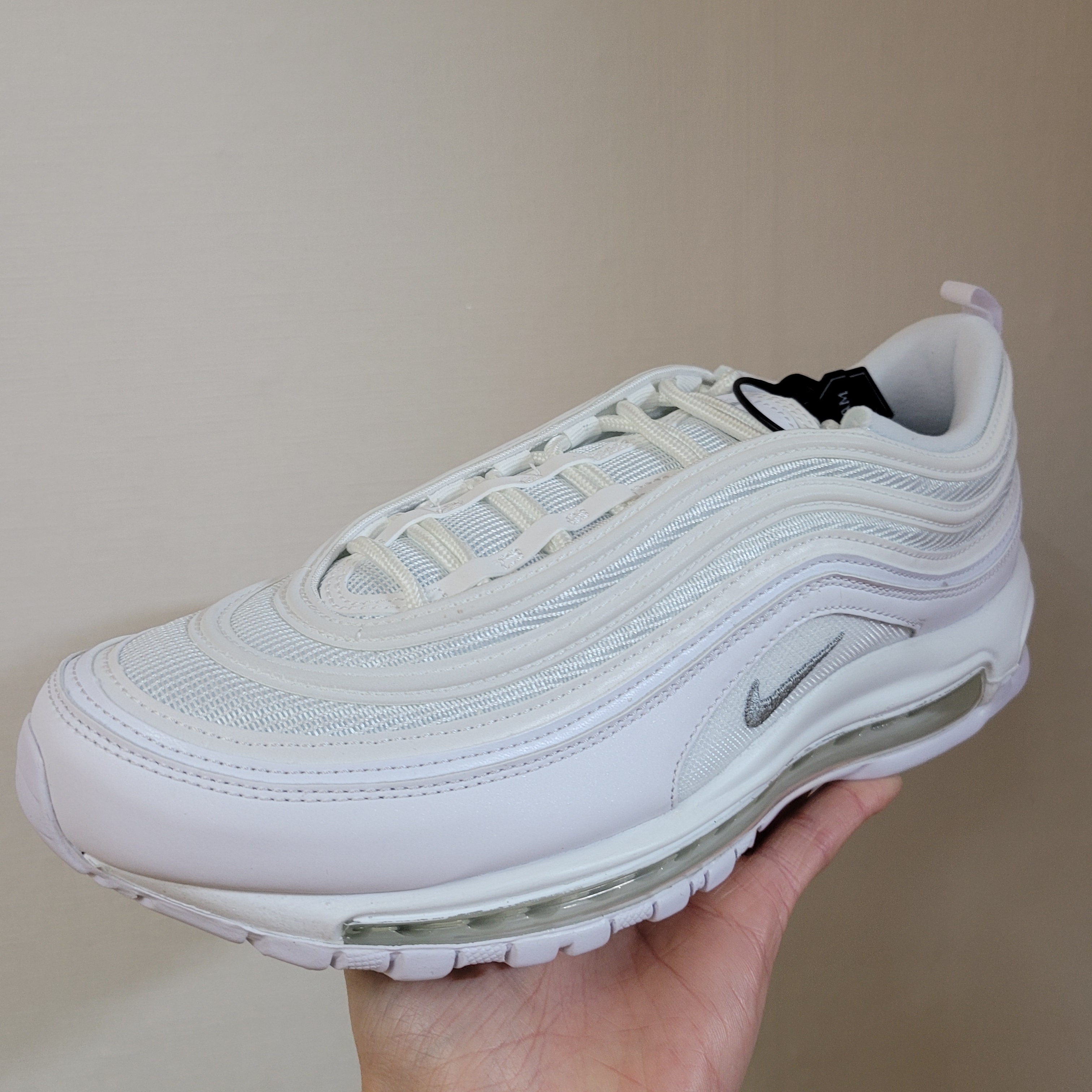 Nike Air Max 97 Triple White Wolf Grey 착용 스타일