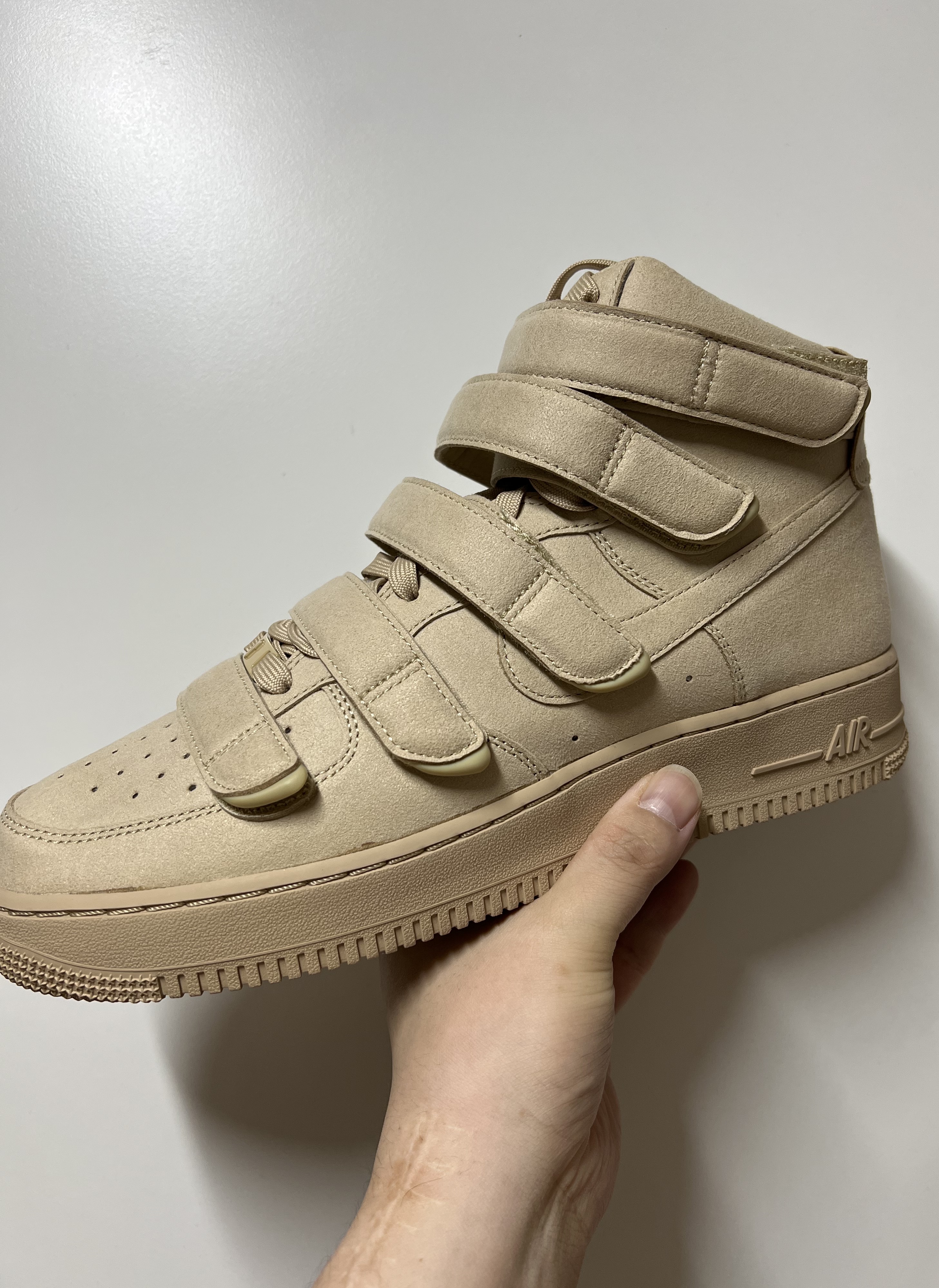 Nike x Billie Eilish Air Force 1 High '07 SP Mushroom 착용 스타일 - 2