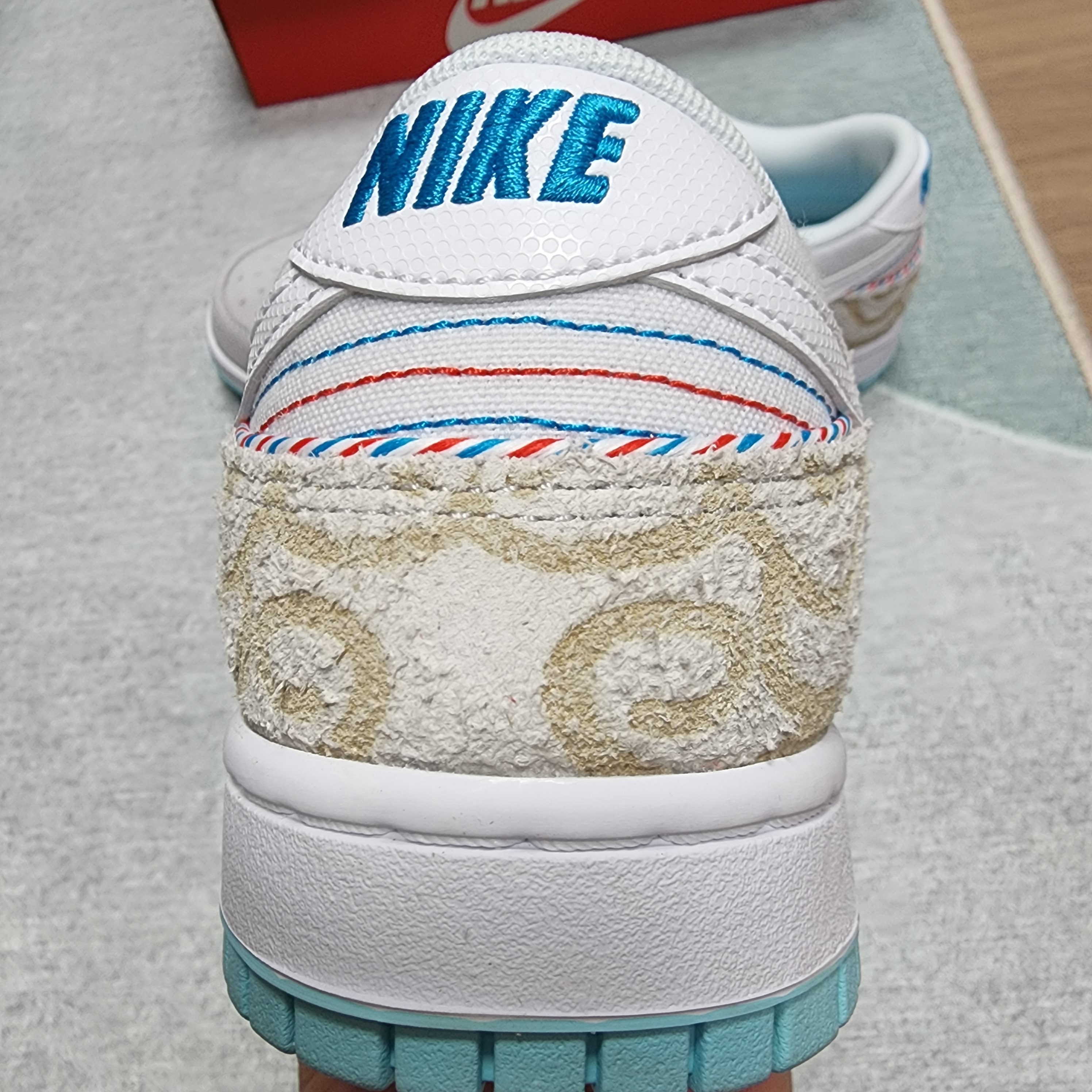 Nike Dunk Low Retro SE Barber Shop Grey 착용 스타일 - 5