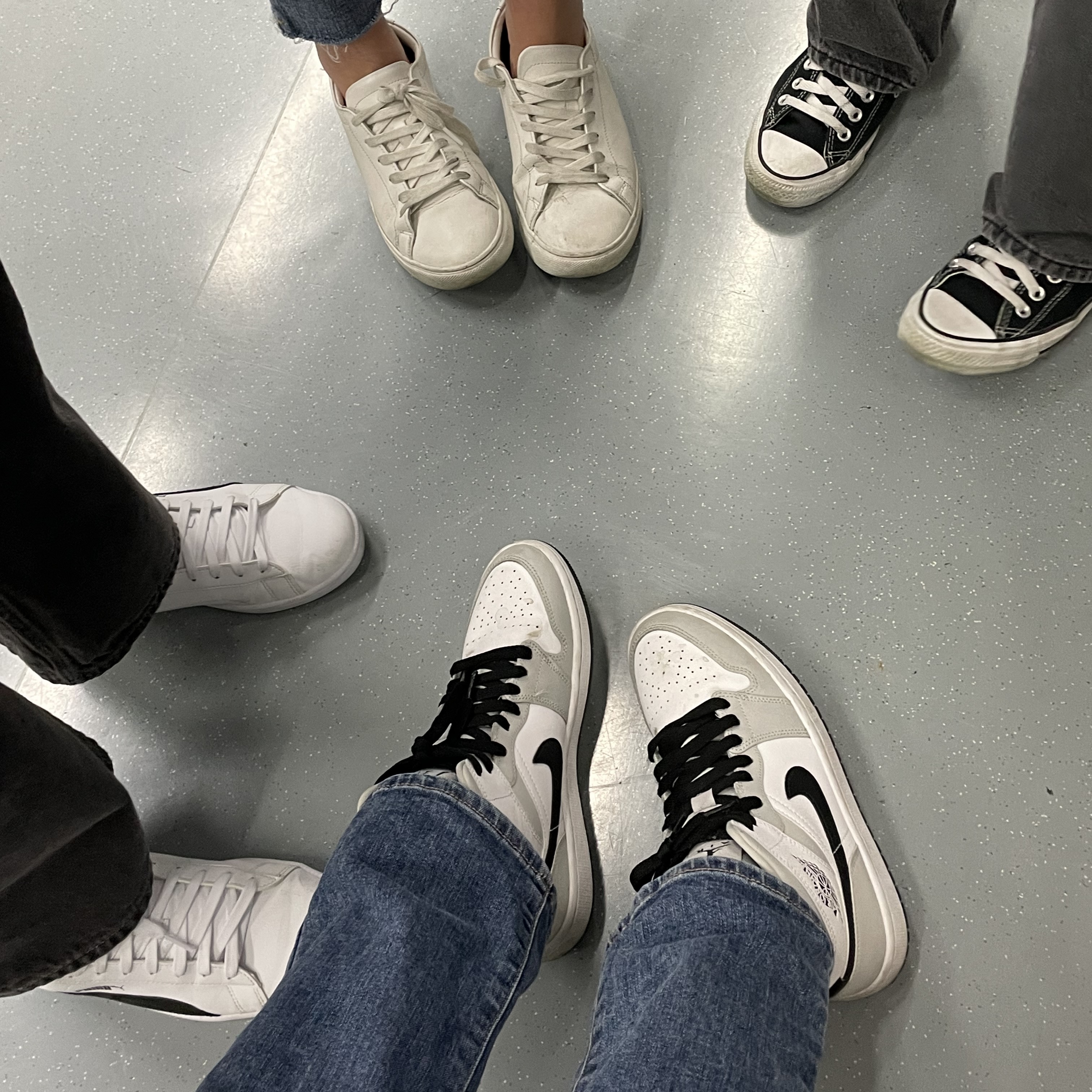 (W) Jordan 1 Mid Grey Fog 착용 스타일 - 3