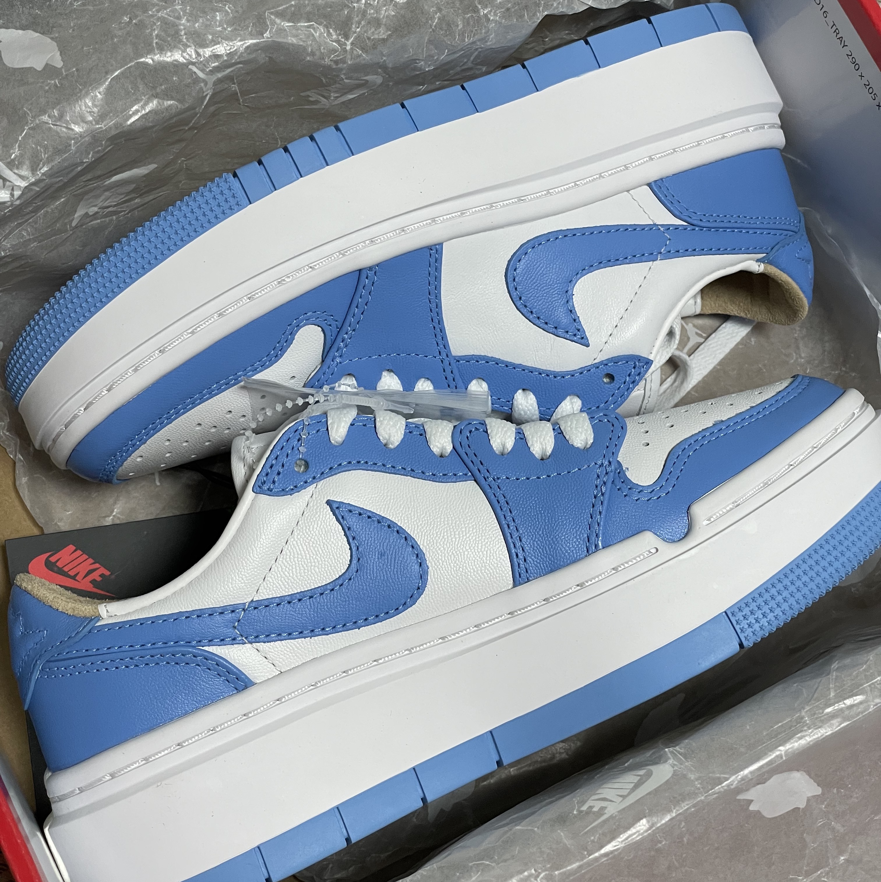 (W) Jordan 1 Elevate Low SE University Blue 착용 스타일 - 1