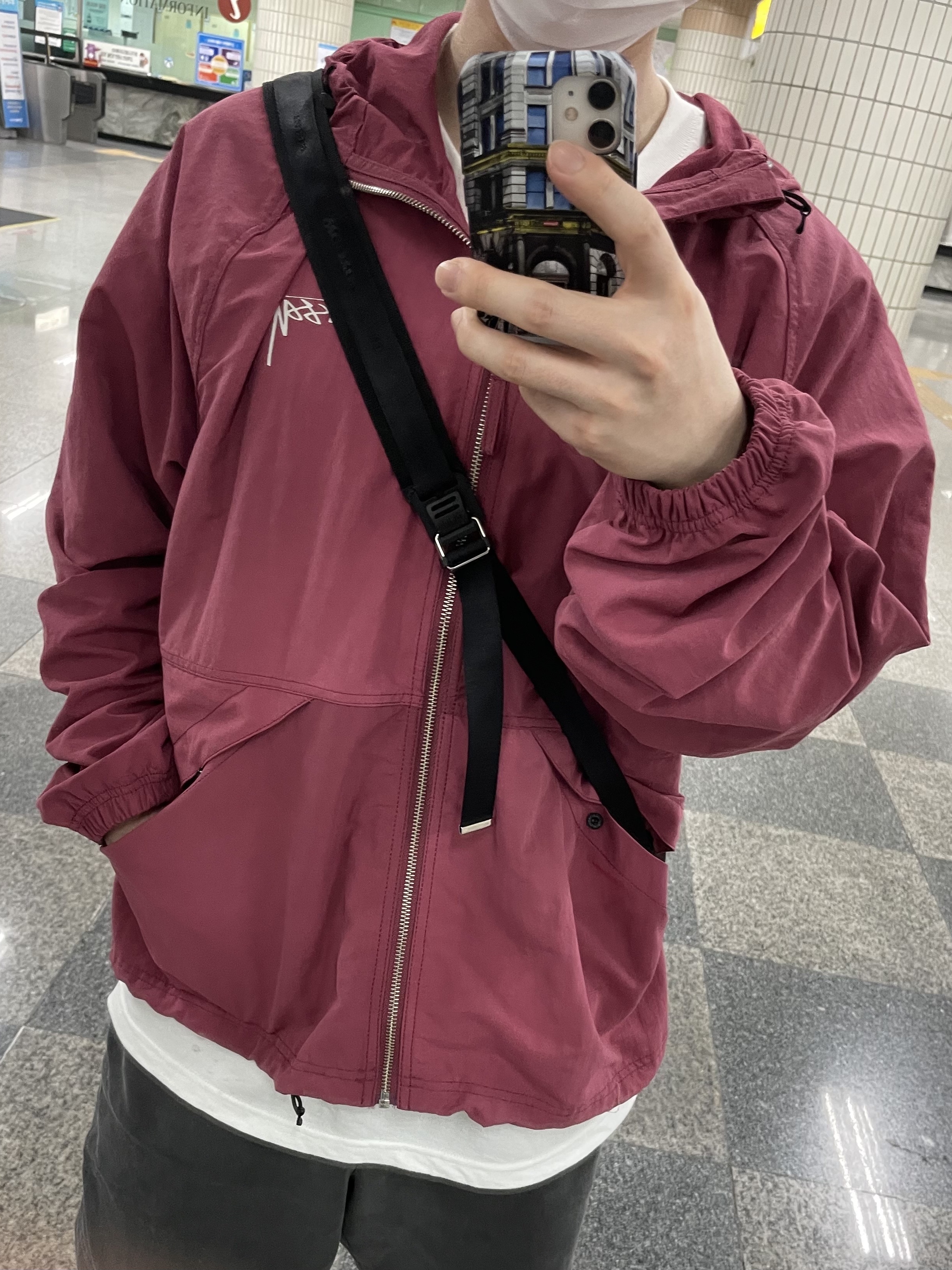 Stussy Wave Dye Beach Shell Jacket Berry, Nike x Tom Sachs Mars Yard Overshoe 3.0 착용 스타일 - 3