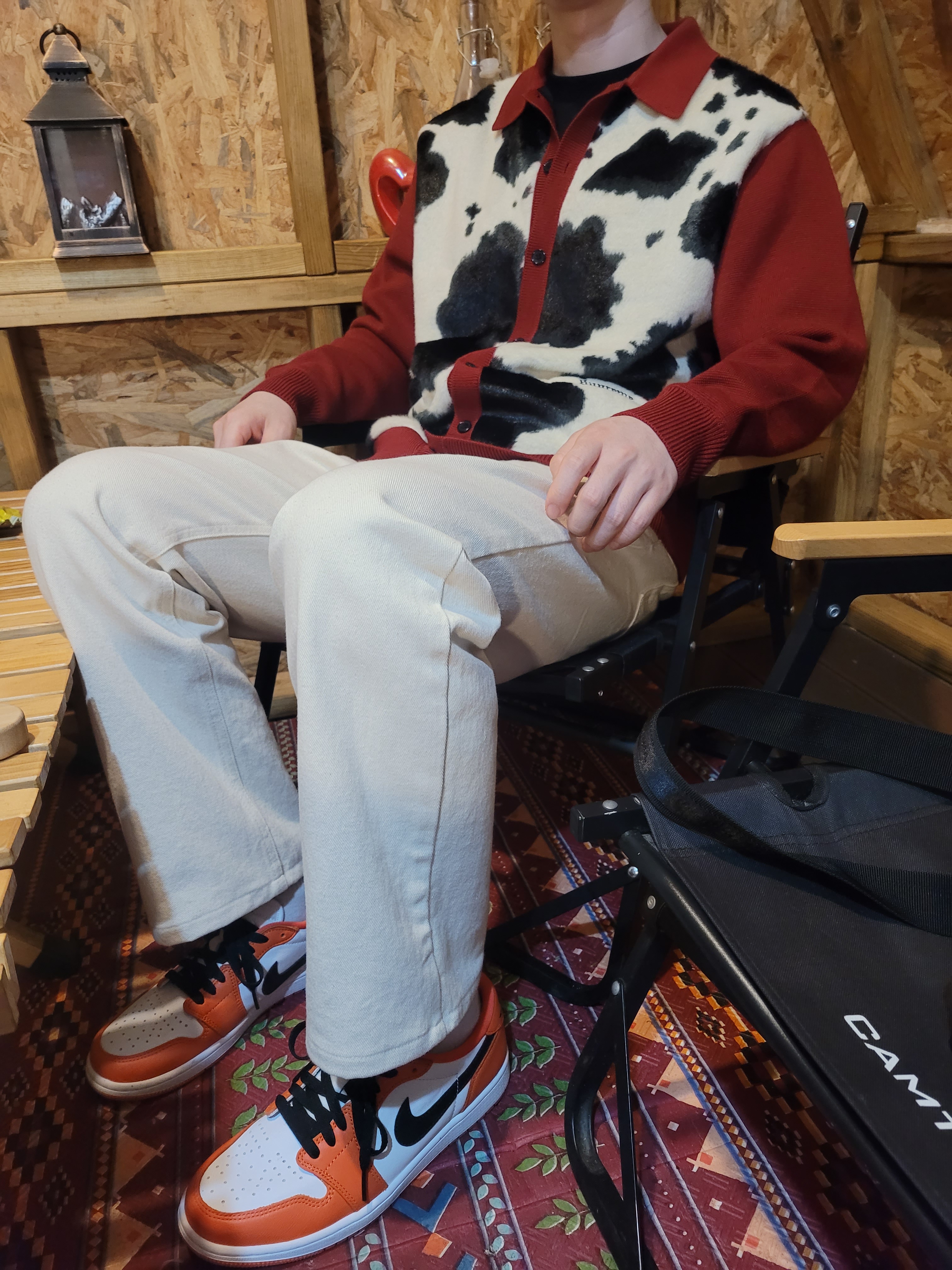 Supreme Cow Print Cardigan Red - 21FW, Jordan 1 Low OG Starfish 착용 스타일