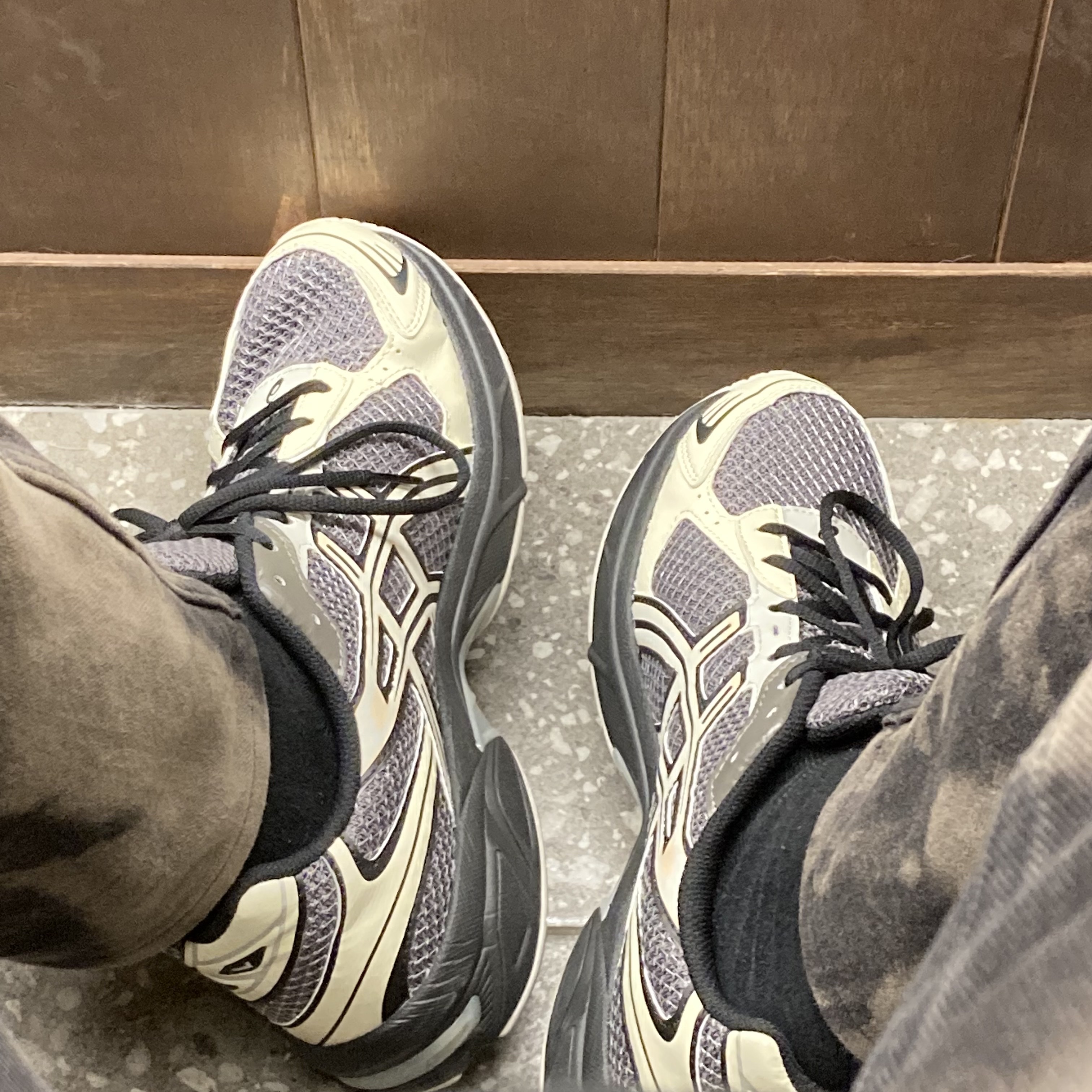 Asics x I4P Gel-1130 Mink Glacier Grey 착용 스타일 - 3