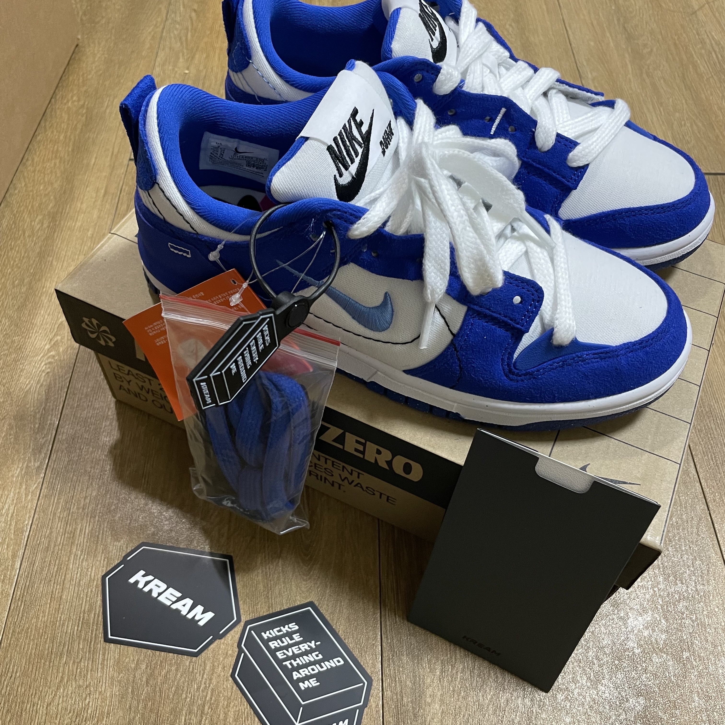 (W) Nike Dunk Low Disrupt 2 White and University Blue 착용 스타일