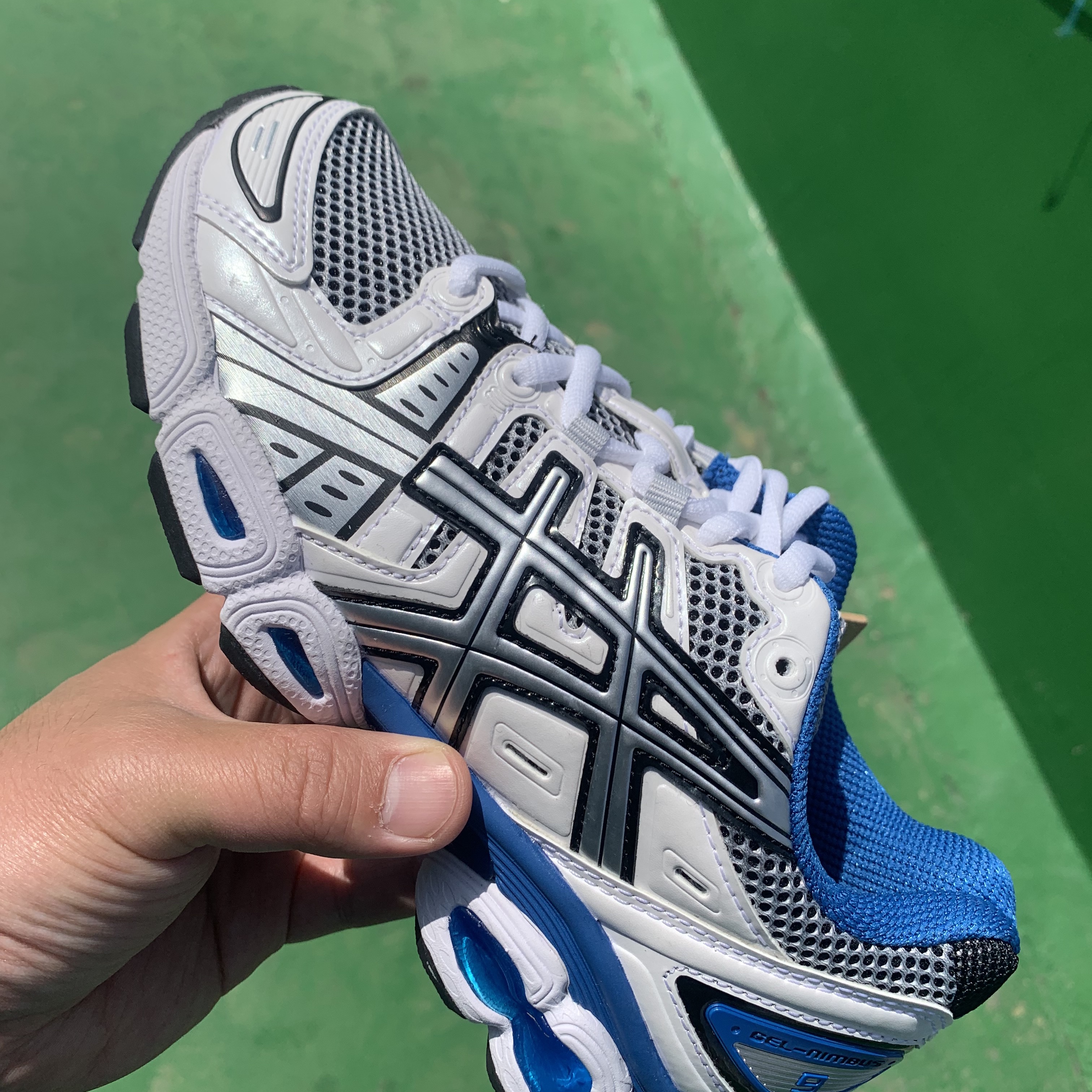 Asics Gel-Nimbus 9 White Lake Drive 착용 스타일 - 2
