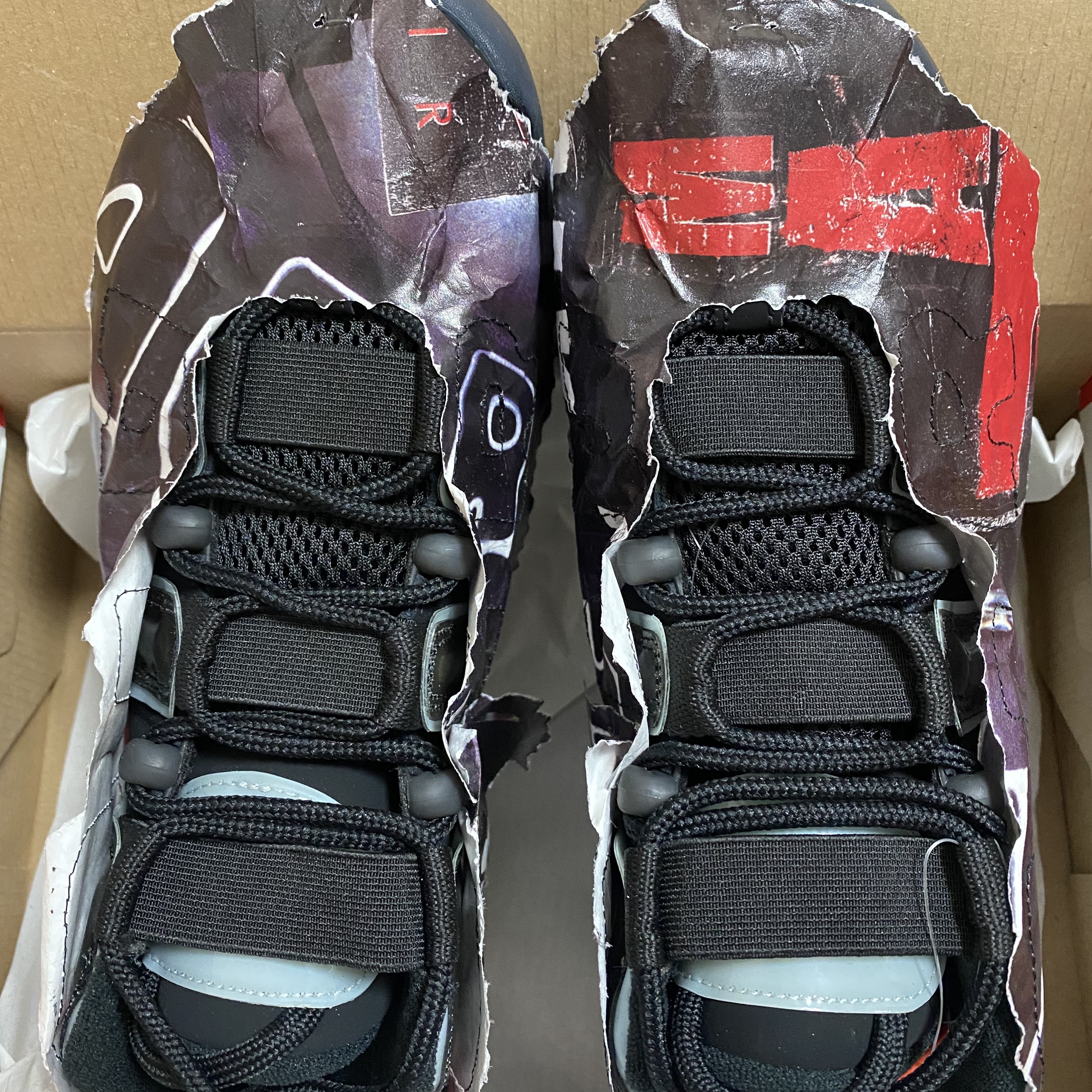 Nike Air More Uptempo 96 Maximum Volume 착용 스타일 - 2