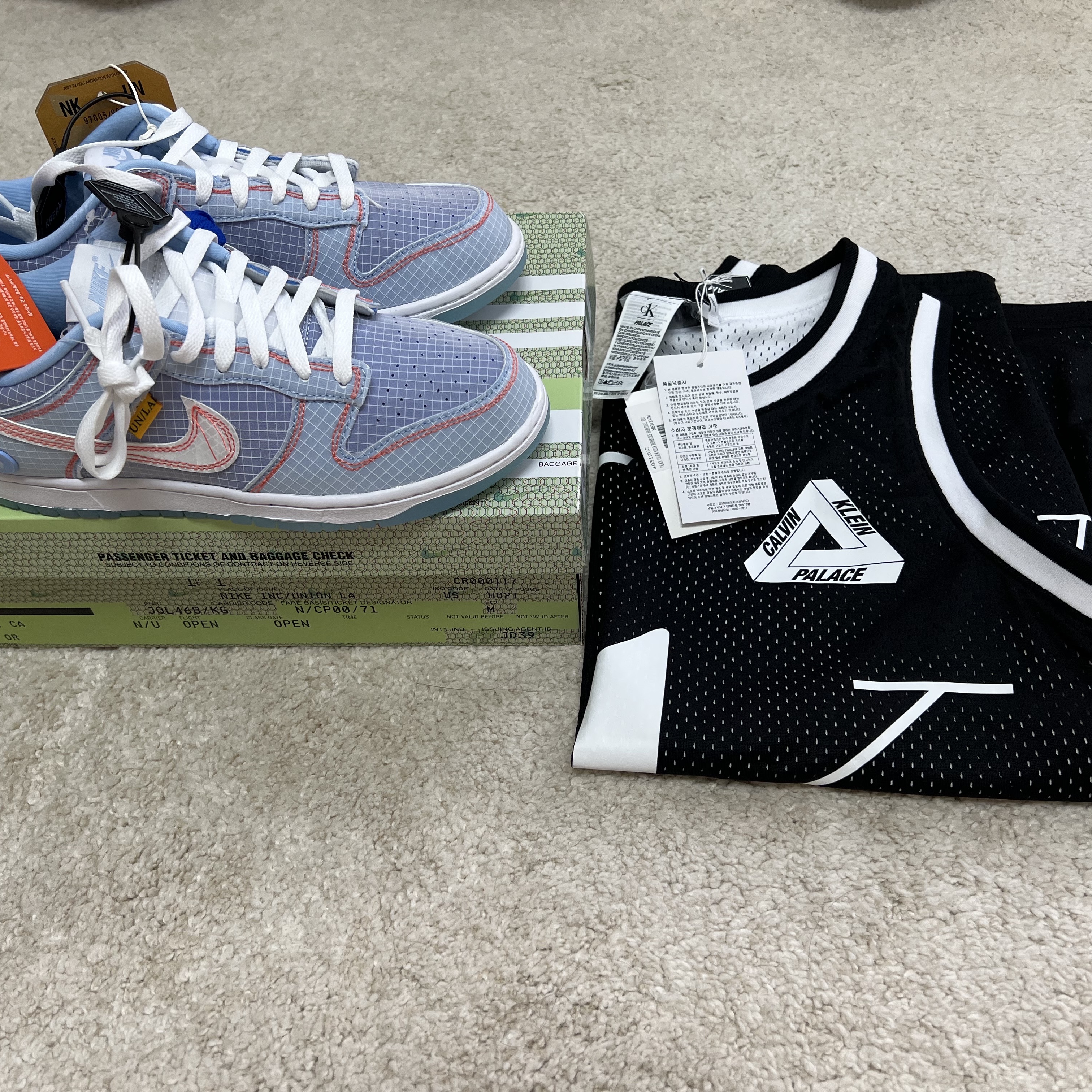 Nike x Union Dunk Low Passport Pack Argon, Palace x CK1 Reversible Basketball Vest Black White - 22SS 착용 스타일