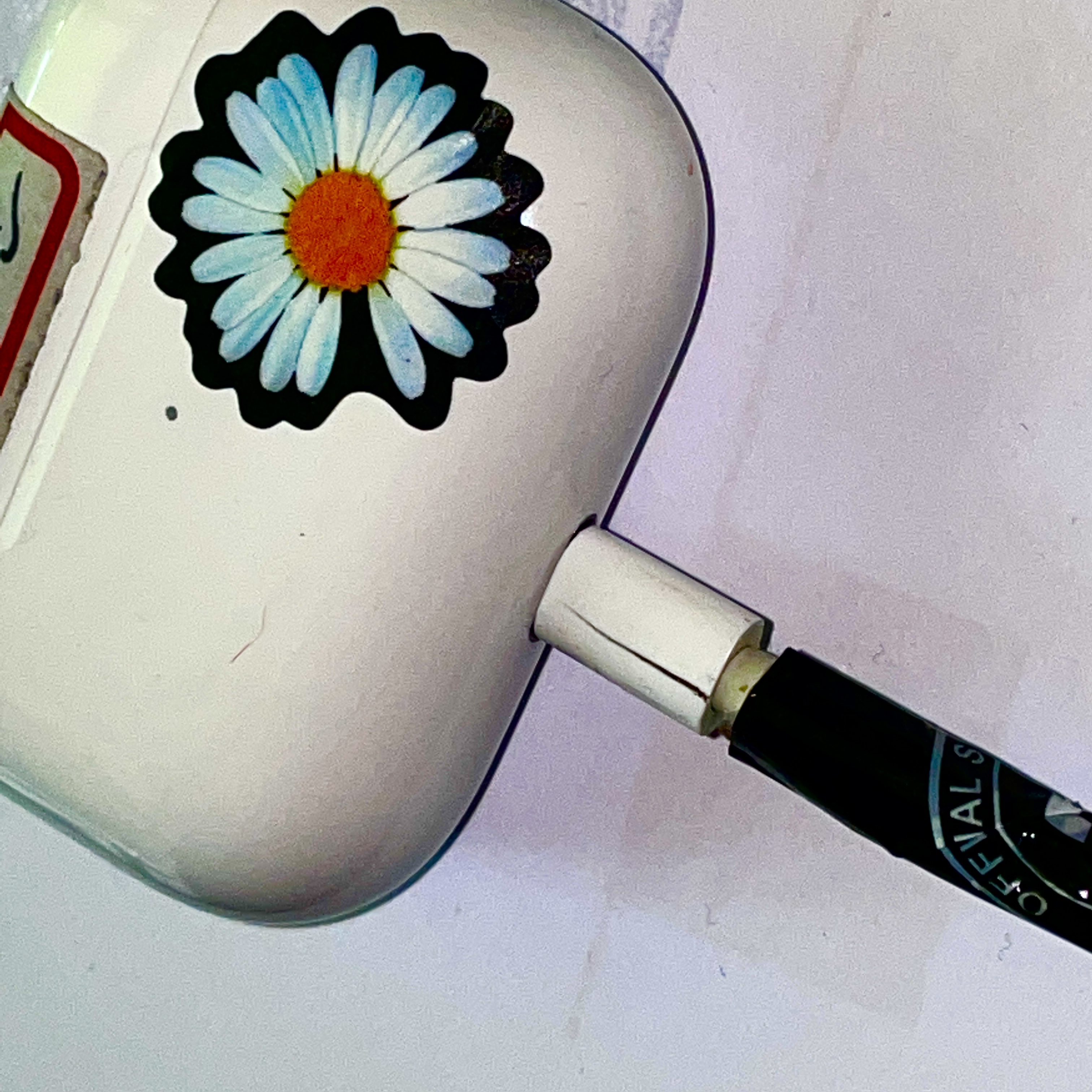 Peaceminusone Daisy Sticker Tape #1 (Set of 3), Peaceminusone Phone Pop Up Grip #1 Black 착용 스타일 - 2