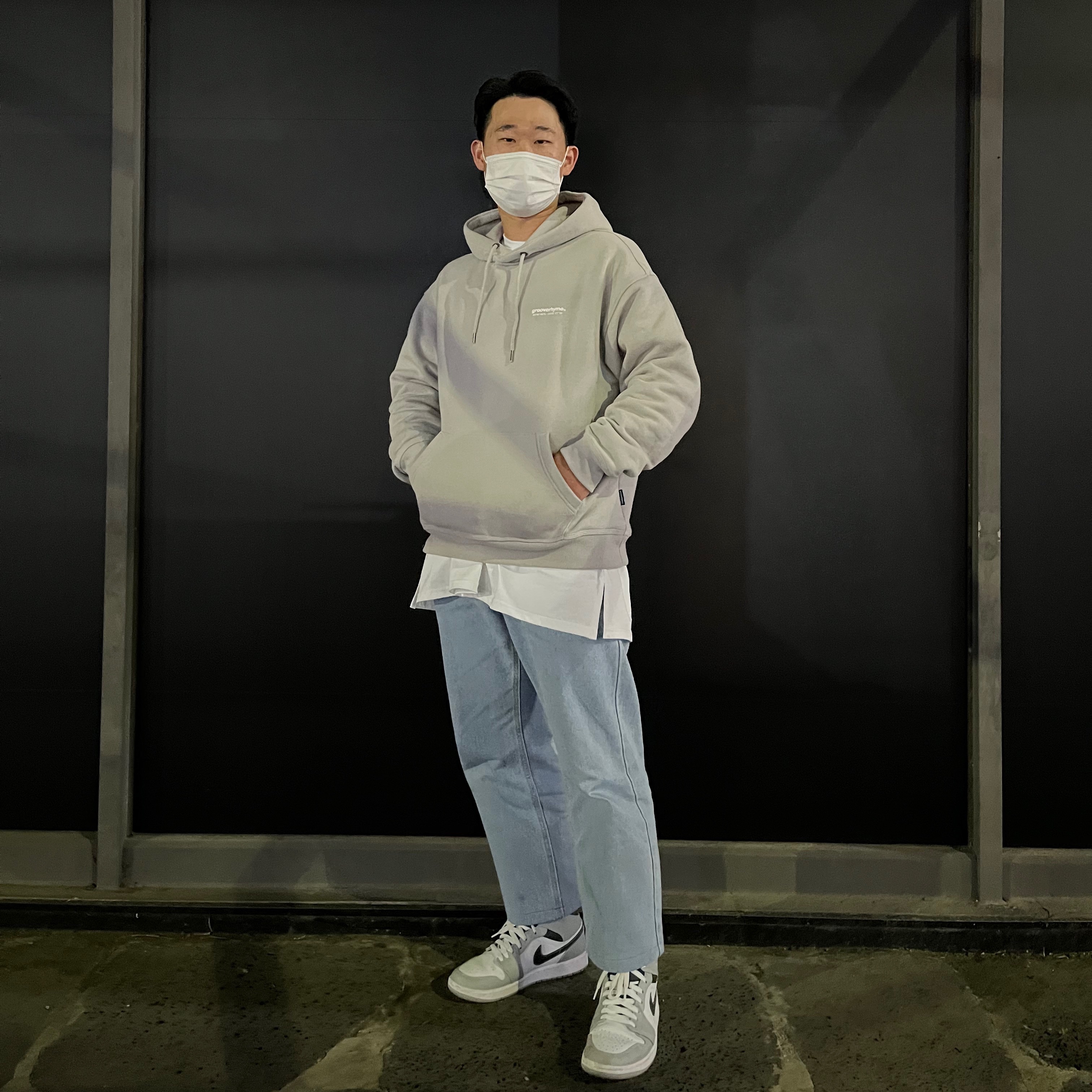 Jordan 1 Mid Light Smoke Grey Anthracite 착용 스타일