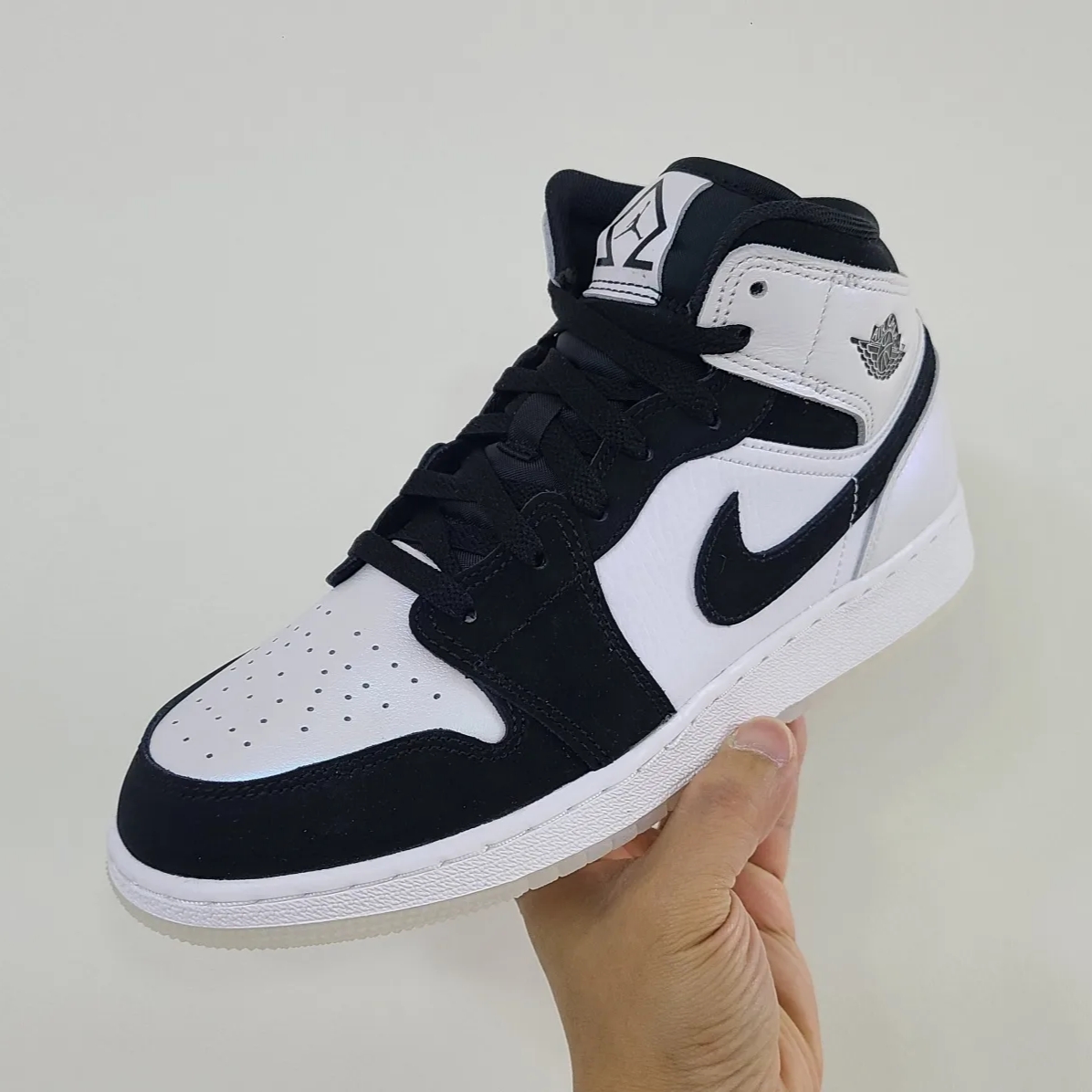 (GS) Jordan 1 Mid SE Diamond 착용 스타일 - 1