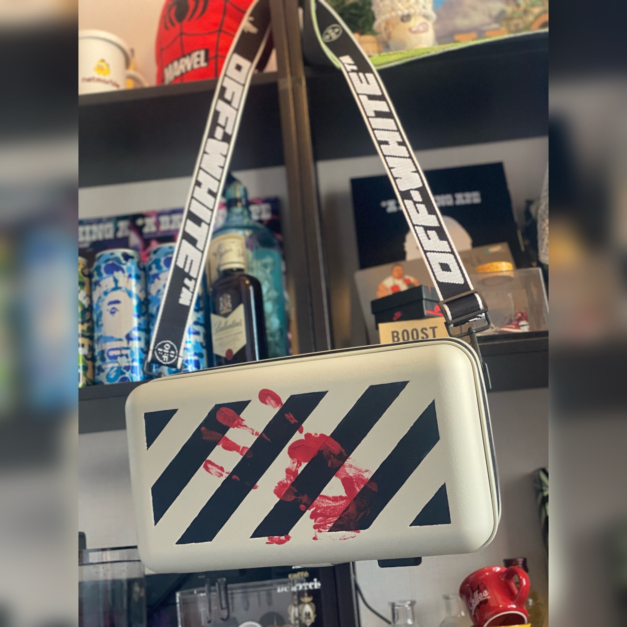 Off-White x Amore Pacific Protection Box (Without Cosmetics) 착용 스타일