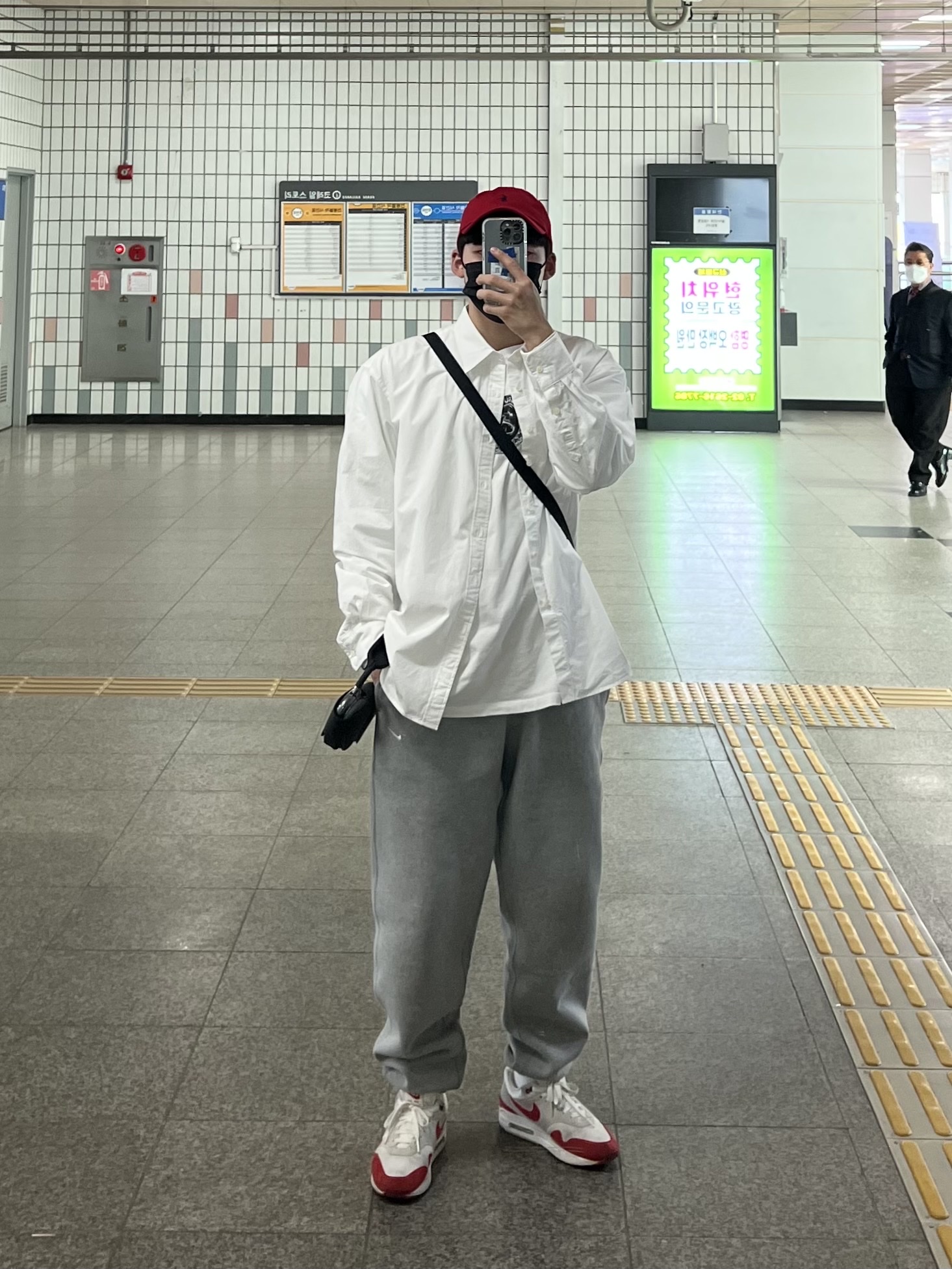 Nike x Stussy Big Swoosh LS T-Shirt White - US/EU, Nike NRG Solo Swoosh Fleece Pants Dark Grey Heather - US/EU 착용 스타일