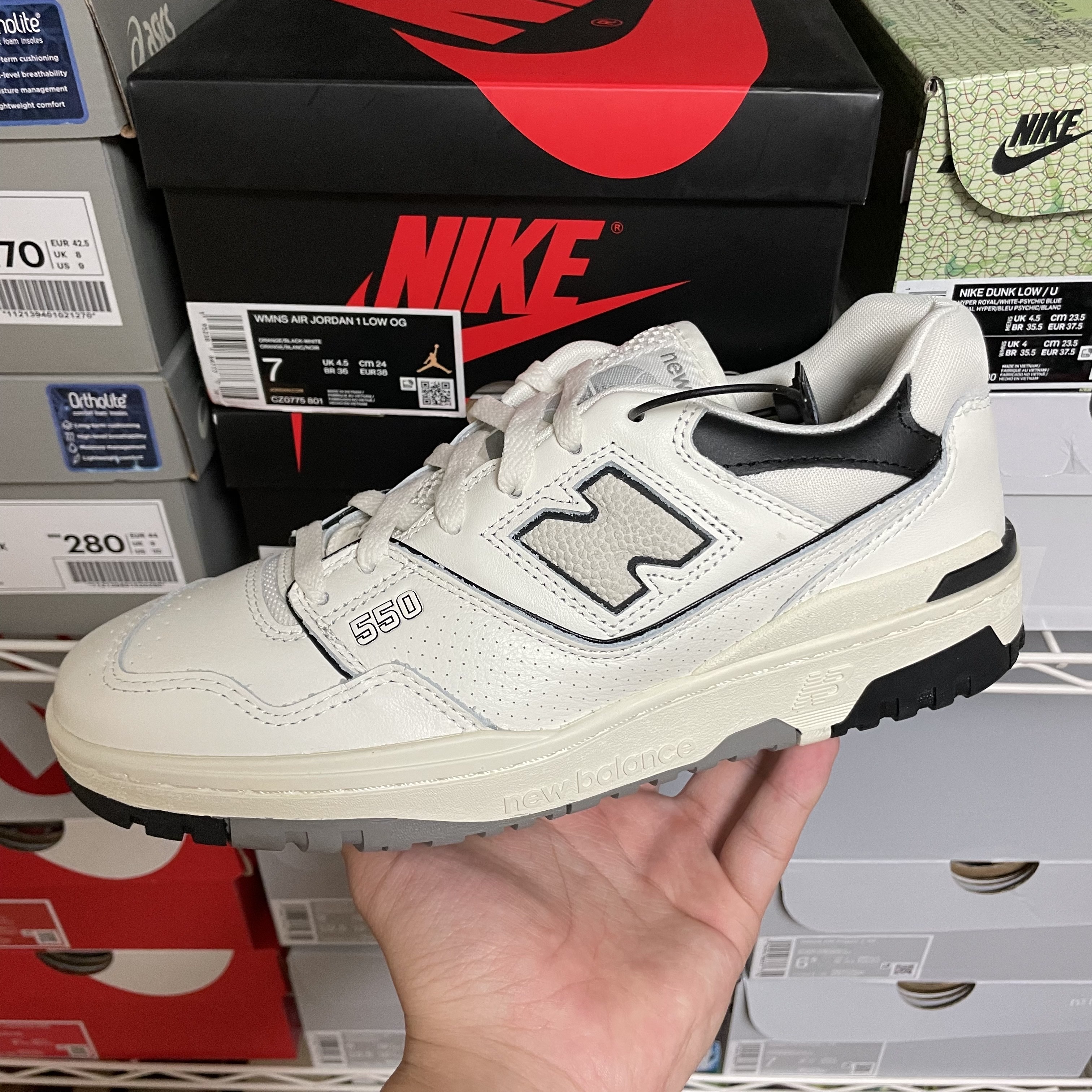 New Balance 550 White Grey - 2E Wide 착용 스타일