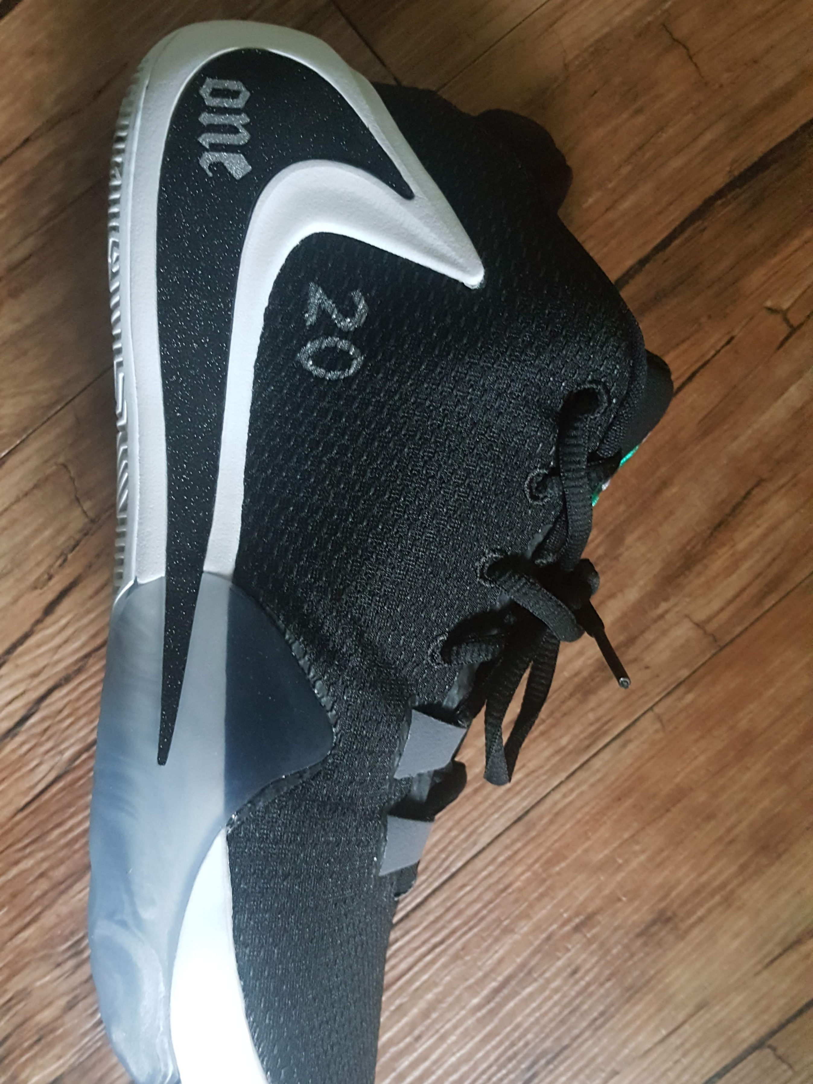 Nike Zoom Freak 1 Black White 착용 스타일 - 2