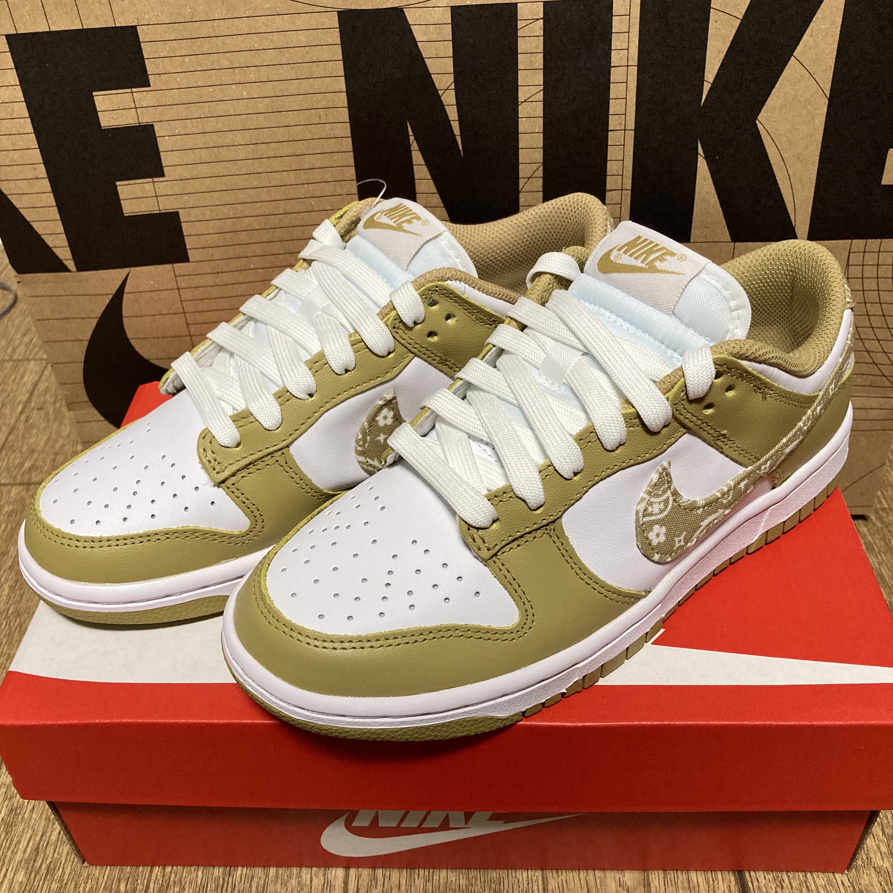 (W) Nike Dunk Low Essential Barley Paisley 착용 스타일