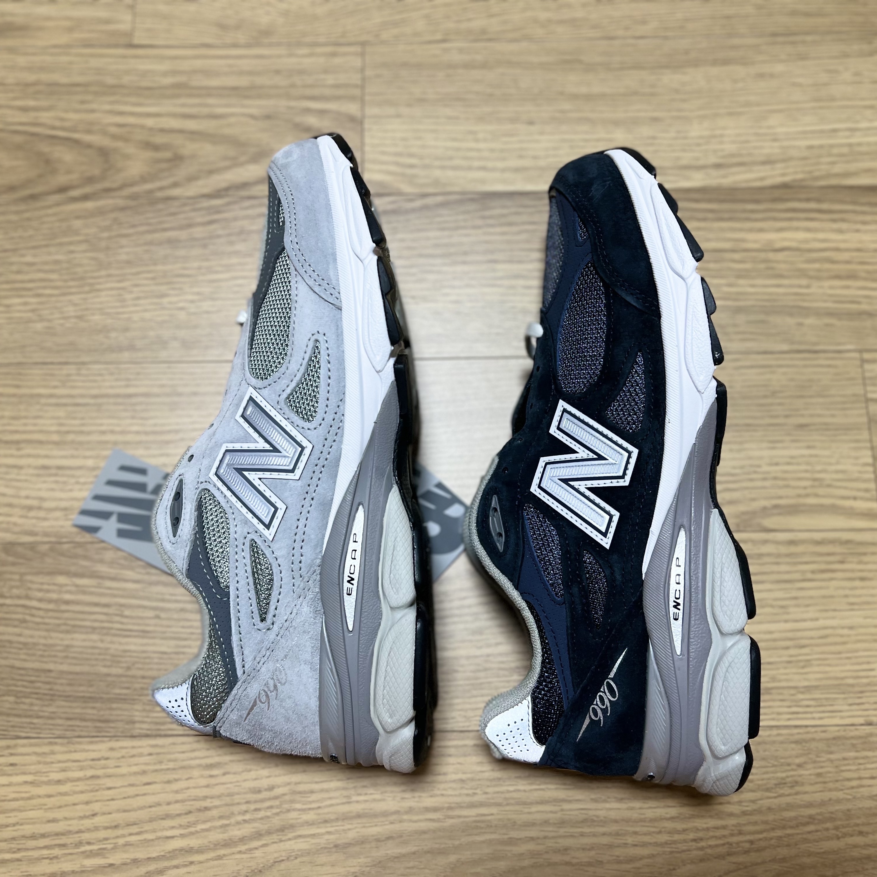 New Balance 990v3 Made in USA Grey - D Standard, New Balance 990v3 Made in USA Navy - D Standard 착용 스타일 - 3