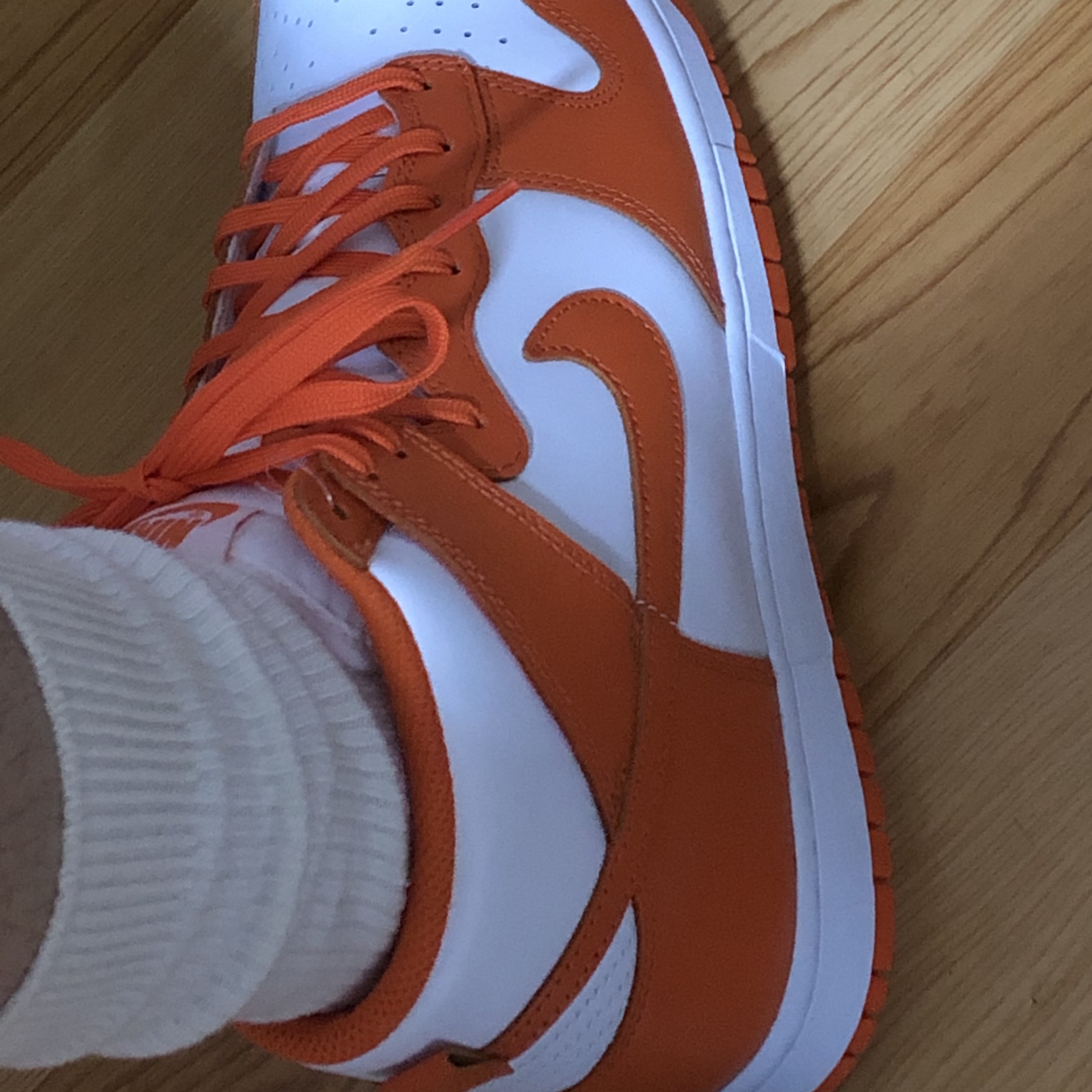 Nike Dunk High Retro Orange Blaze 착용 스타일 - 4