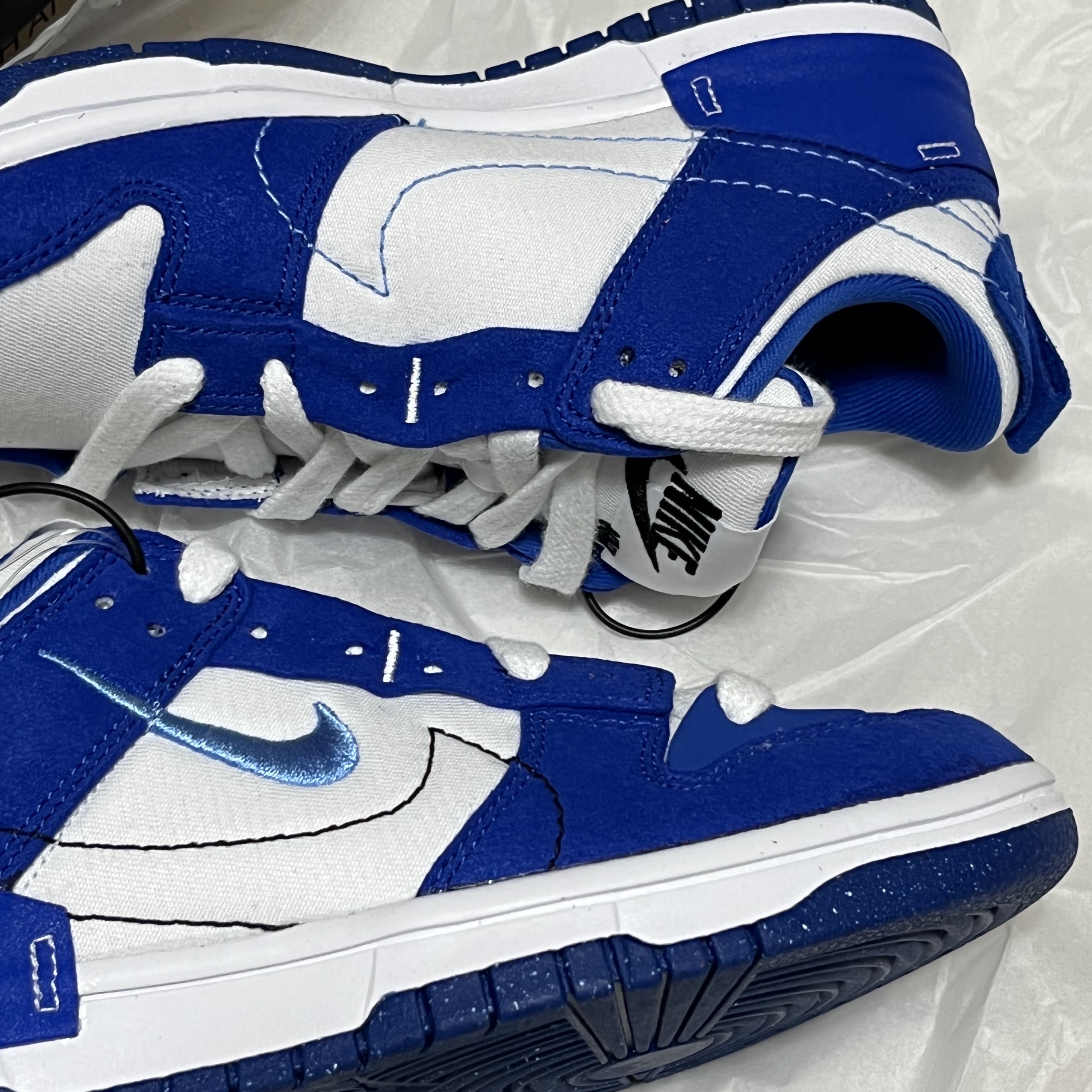 (W) Nike Dunk Low Disrupt 2 White and University Blue 착용 스타일