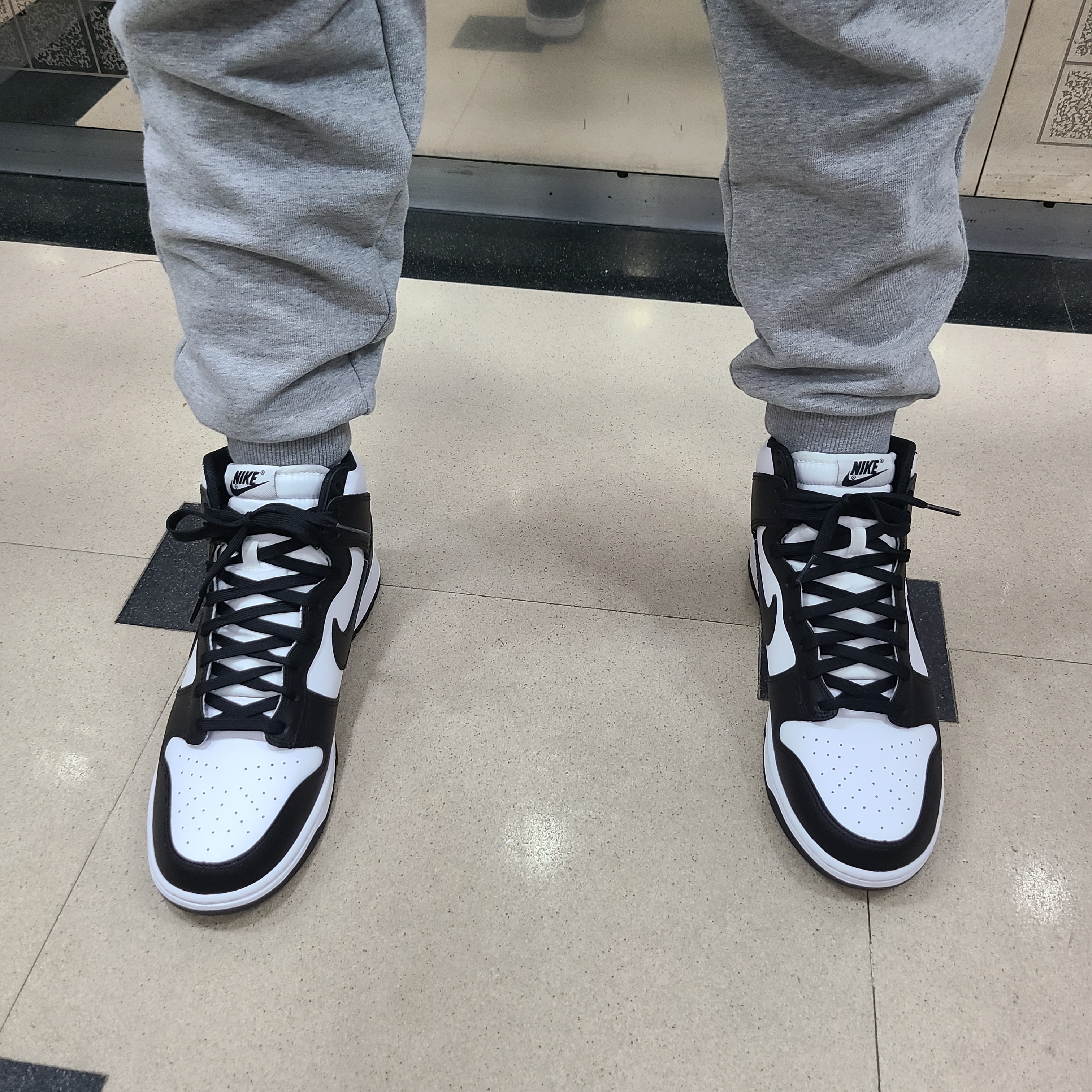 Nike Dunk High Retro Championship White 착용 스타일