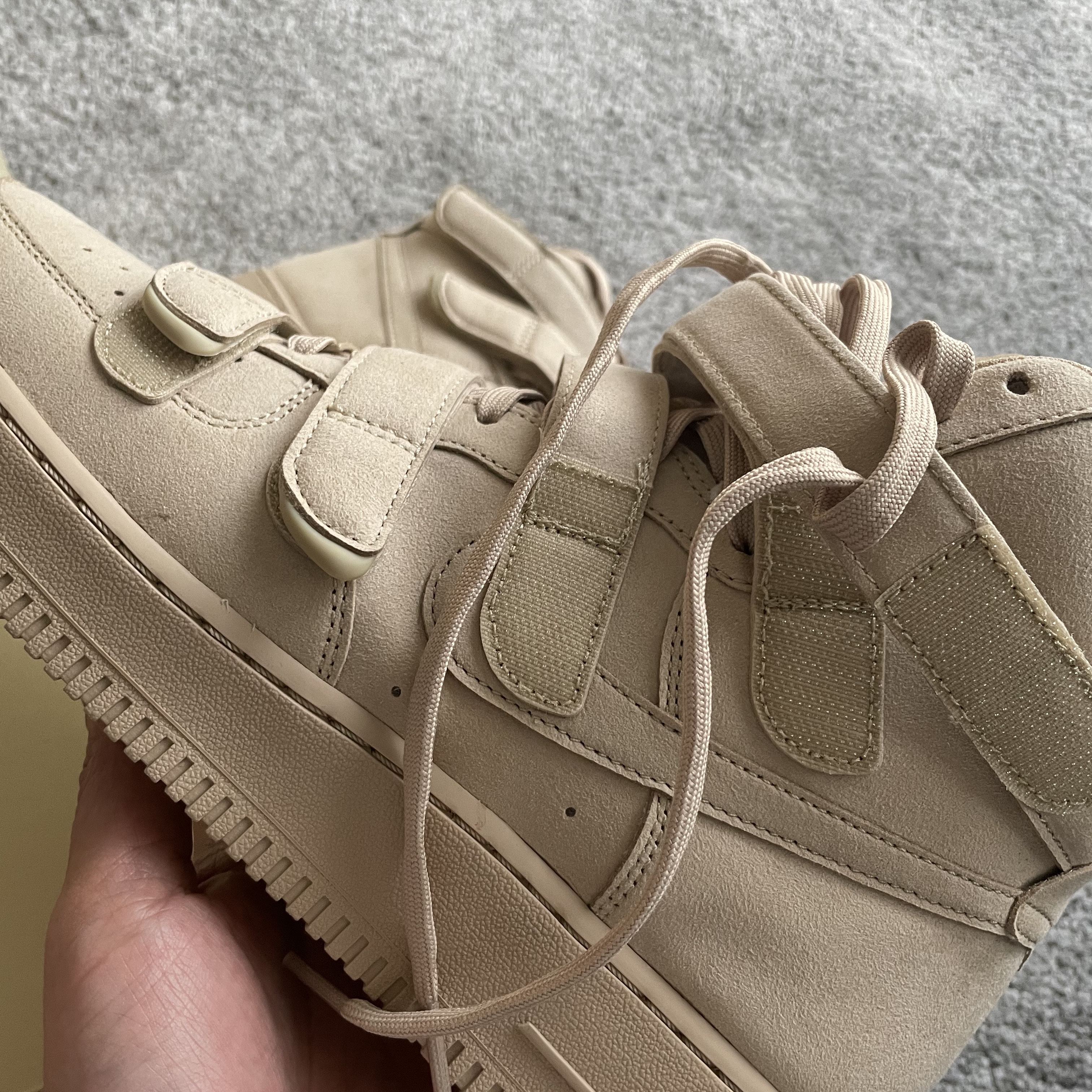 Nike x Billie Eilish Air Force 1 High '07 SP Mushroom 착용 스타일