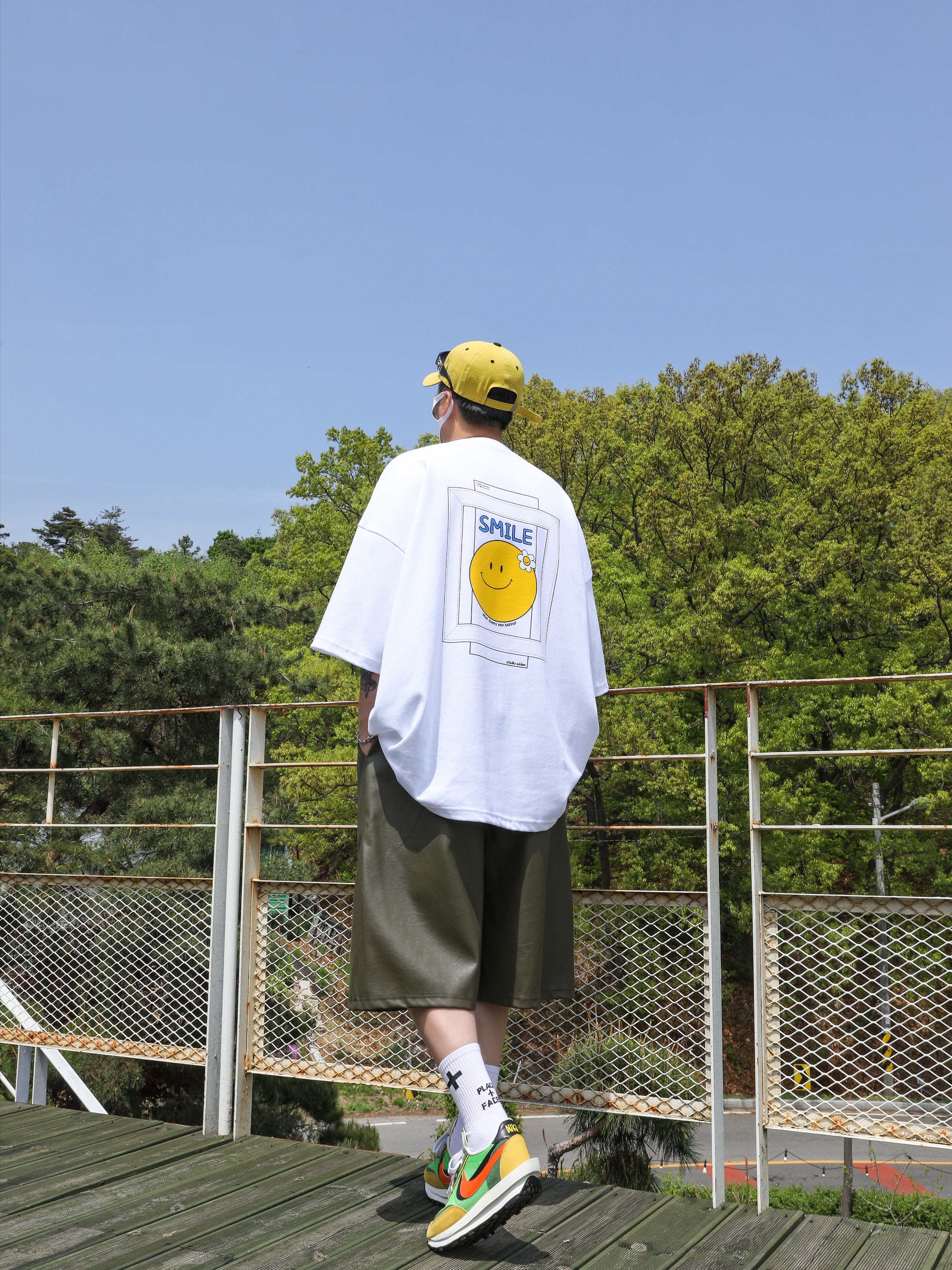Nike x Sacai LDWaffle Green Multi 착용 스타일 - 1
