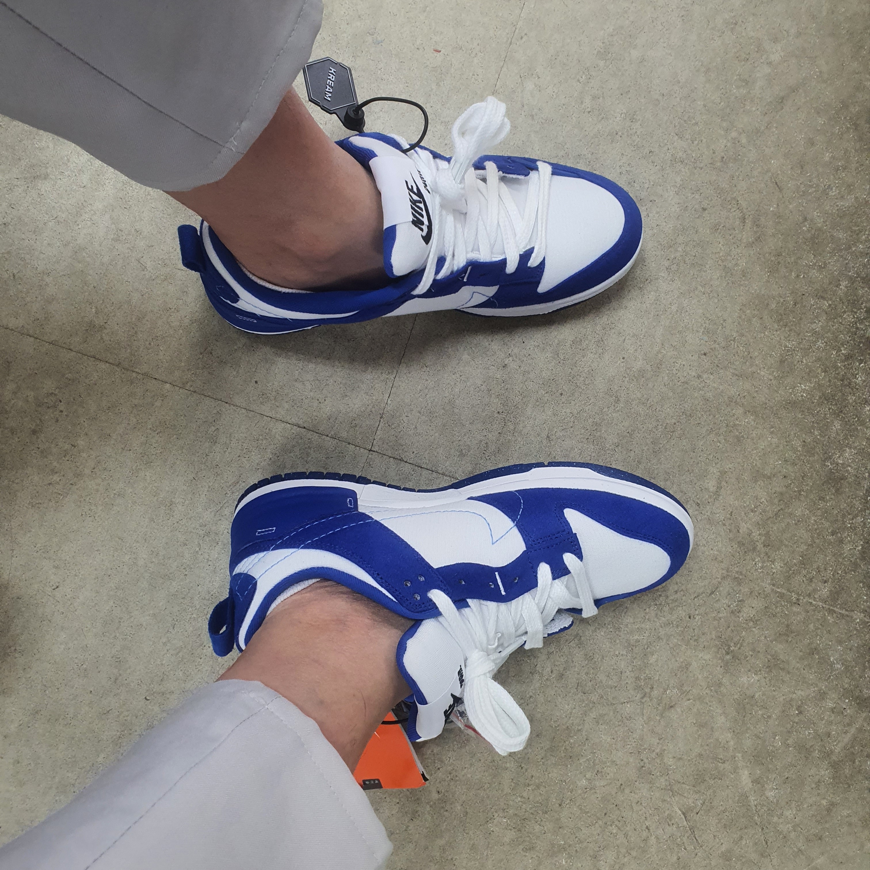 (W) Nike Dunk Low Disrupt 2 White and University Blue 착용 스타일