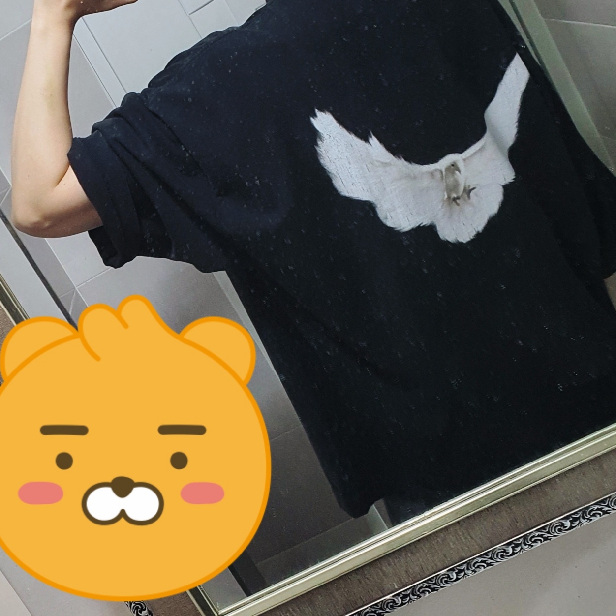 Yeezy Gap Engineered By Balenciaga Dove 3/4 Sleeve T-Shirt Washed Black 착용 스타일 - 2