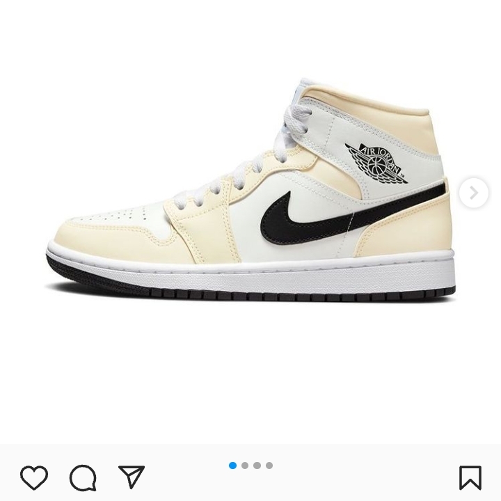 (W) Jordan 1 Mid Coconut Milk, (GS) Nike Dunk Low Black 착용 스타일 - 1
