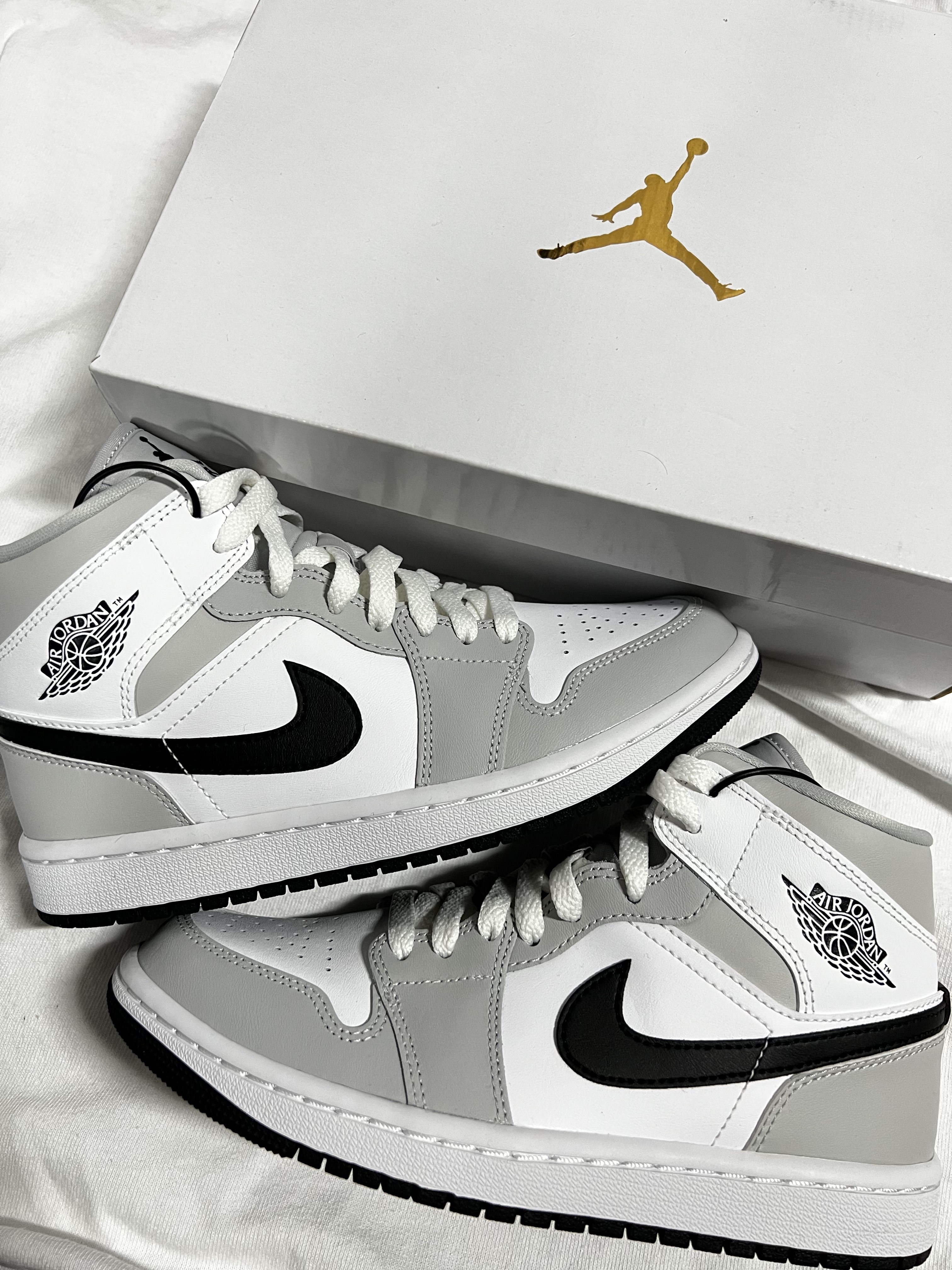(W) Jordan 1 Mid Grey Fog 착용 스타일