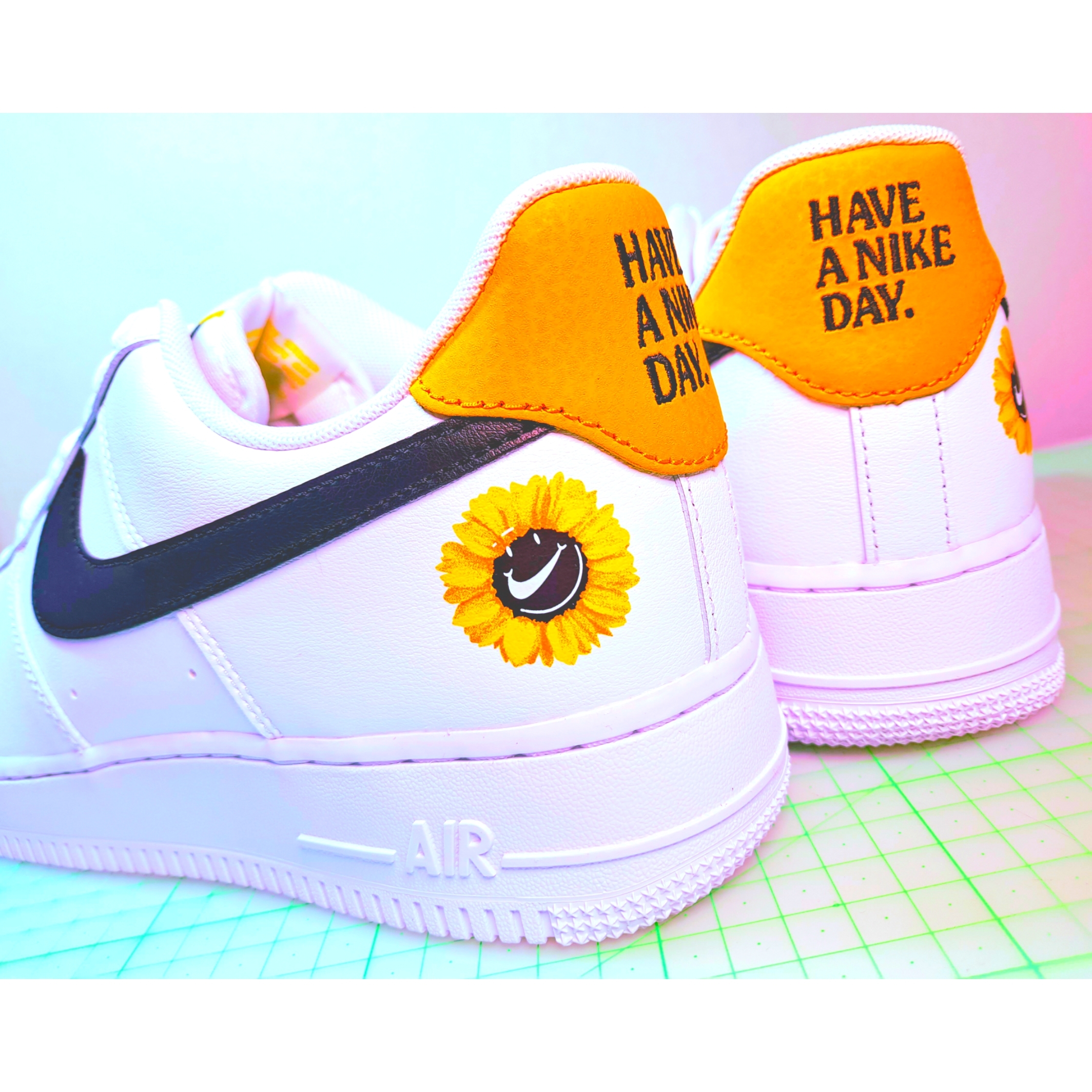 Nike Air Force 1 '07 LV8 2 Have a Nike Day 착용 스타일 - 1