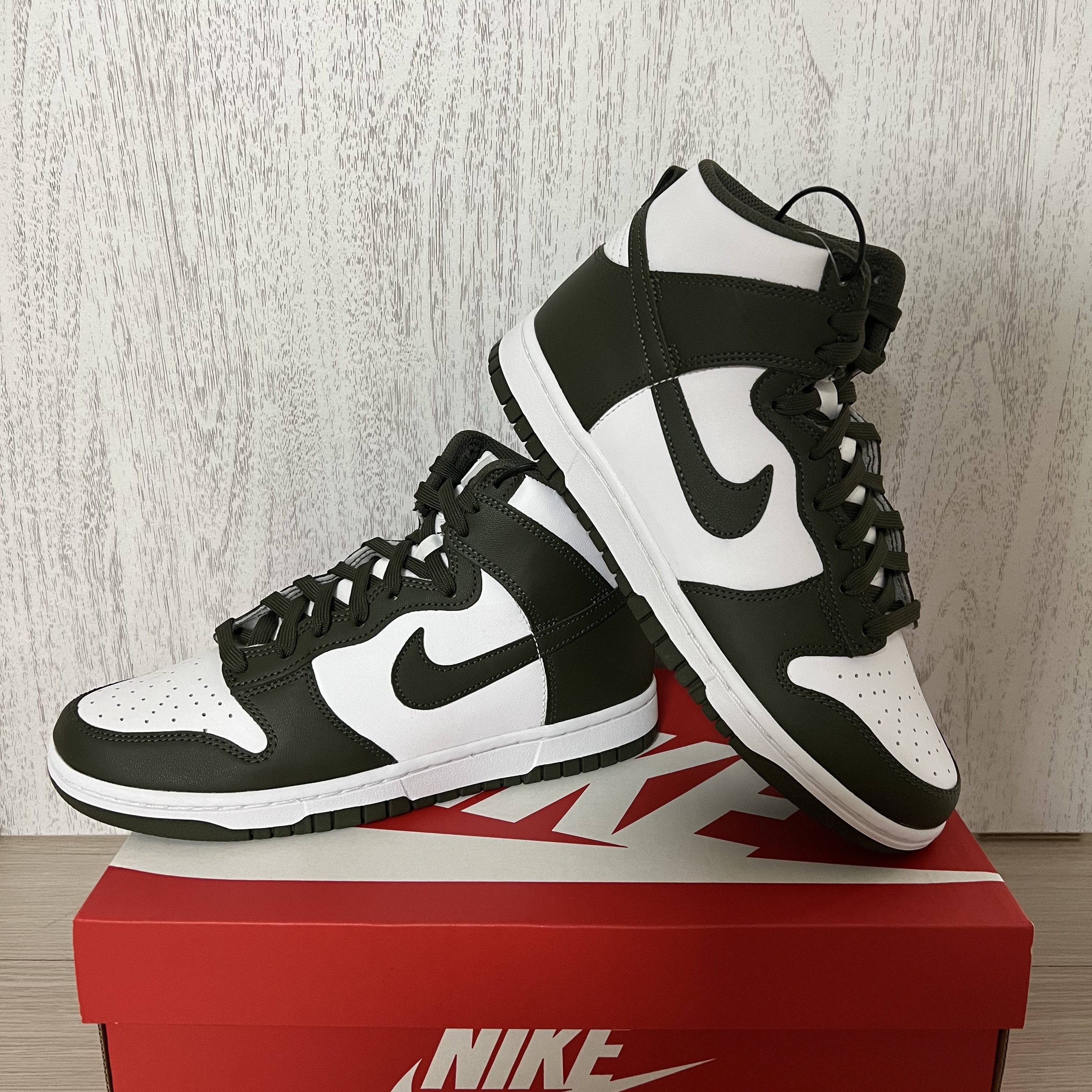 Nike Dunk High Retro Championship Khaki 착용 스타일