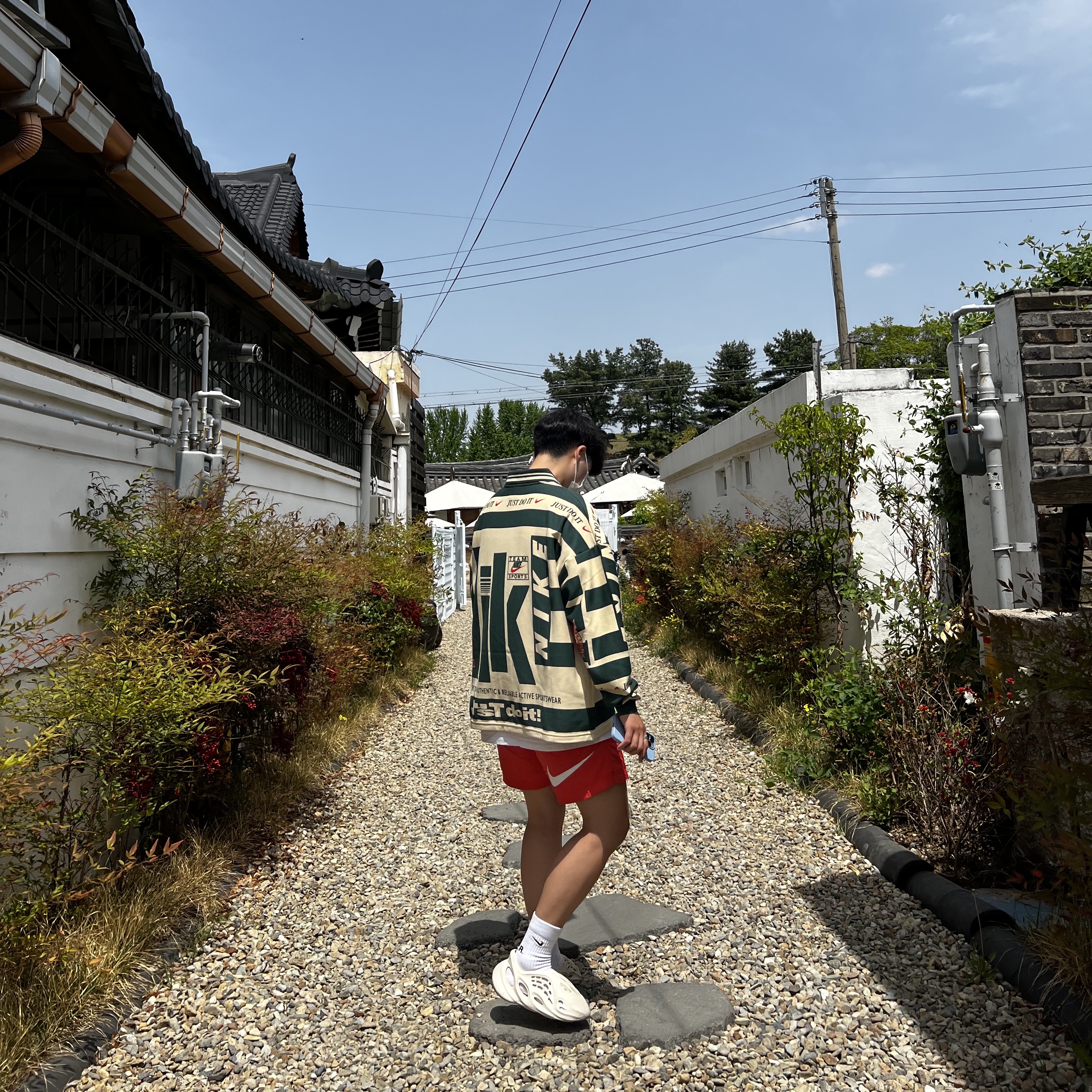 Nike x Cactus Plant Flea Market Long Sleeve Polo Natural - US/EU, Nike x Stussy Water Shorts Habanero Red 착용 스타일