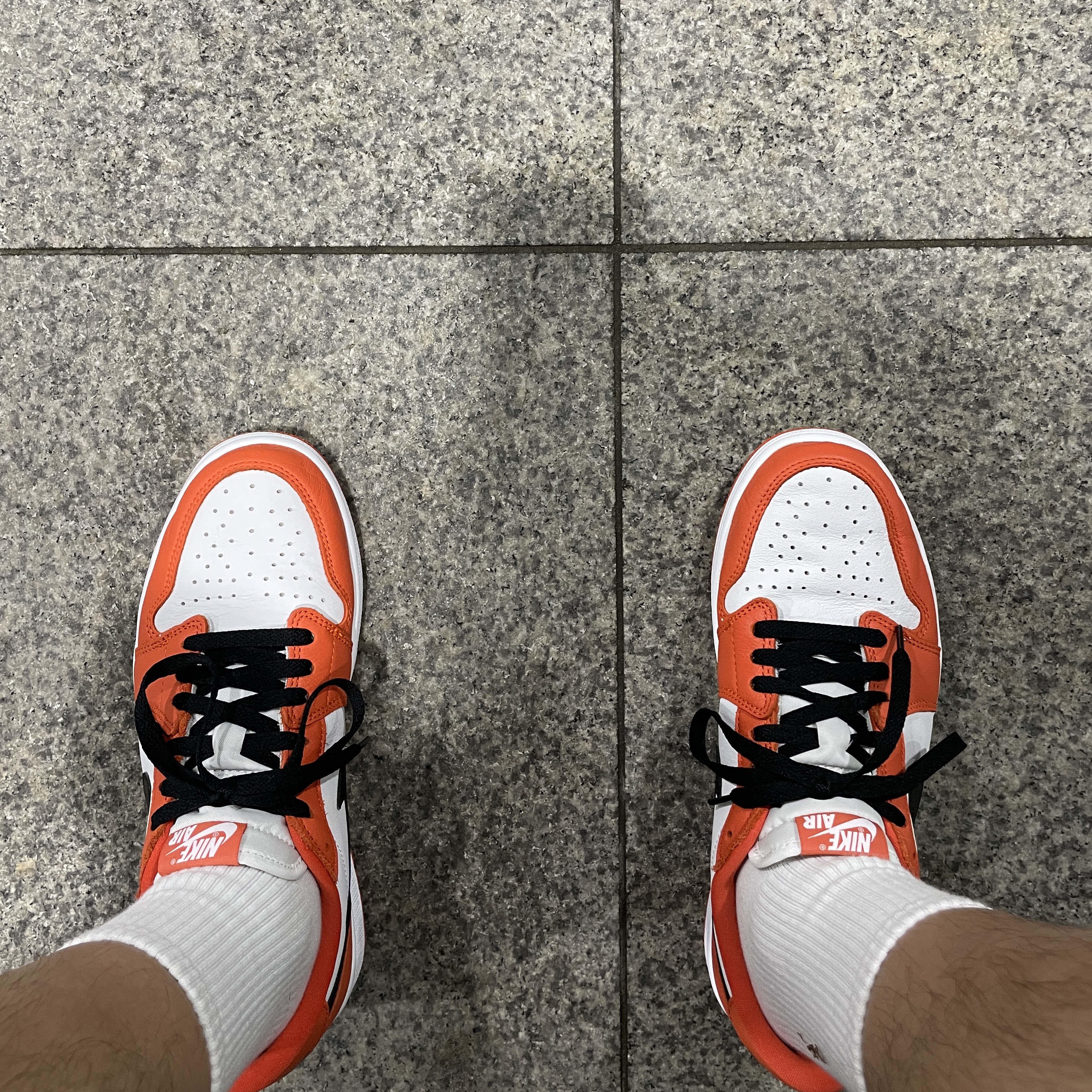 Jordan 1 Low OG Starfish 착용 스타일