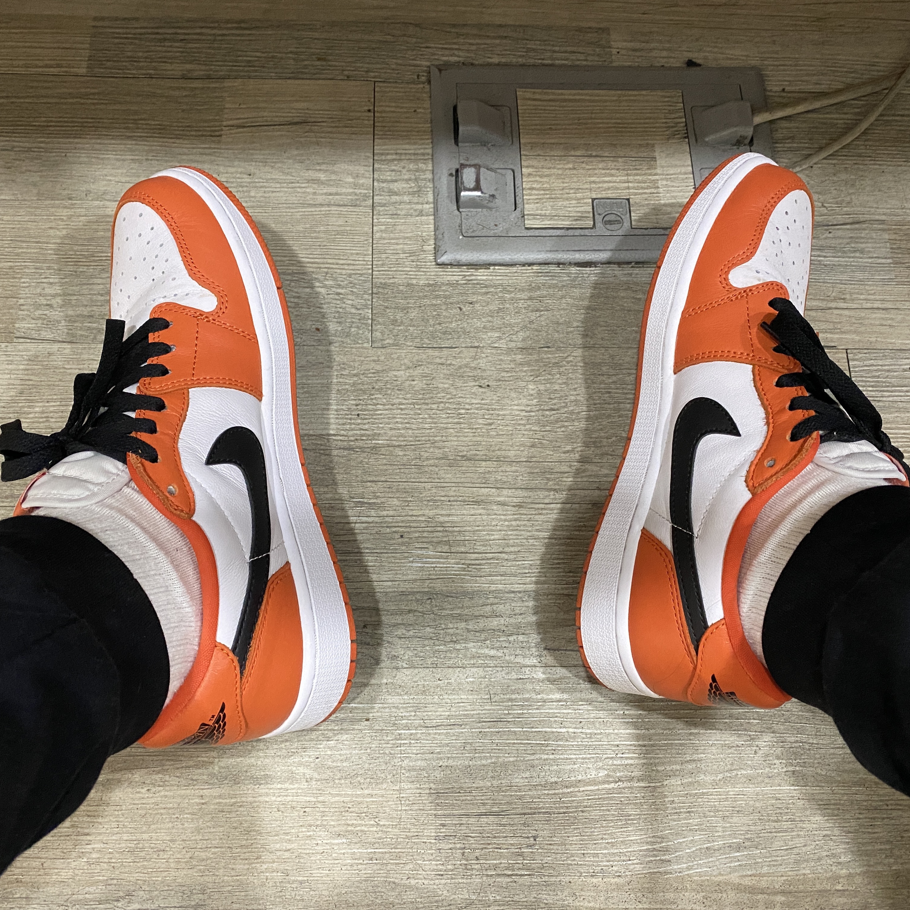Jordan 1 Low OG Starfish 착용 스타일 - 2
