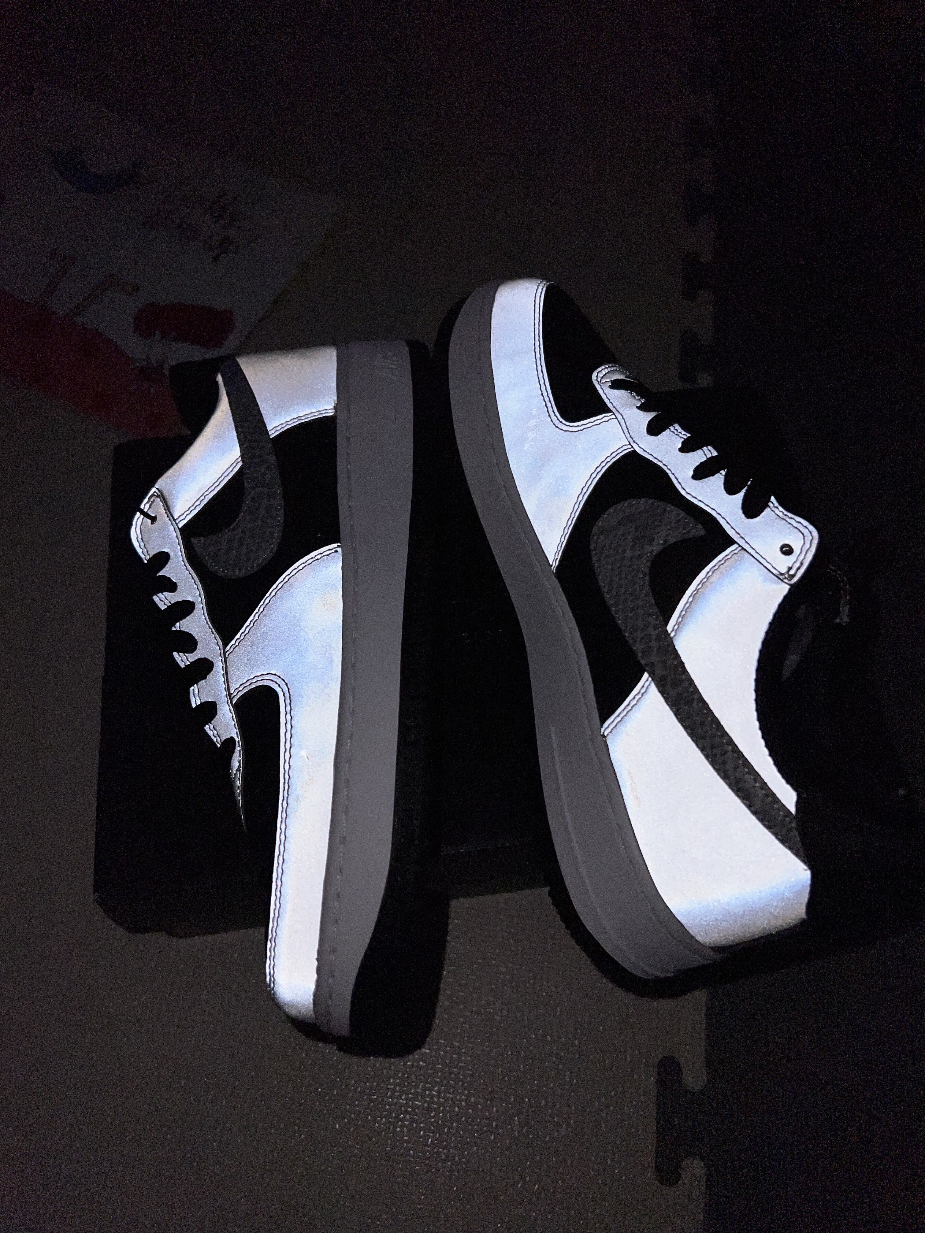 Nike Air Force 1 B Silver Snake 착용 스타일